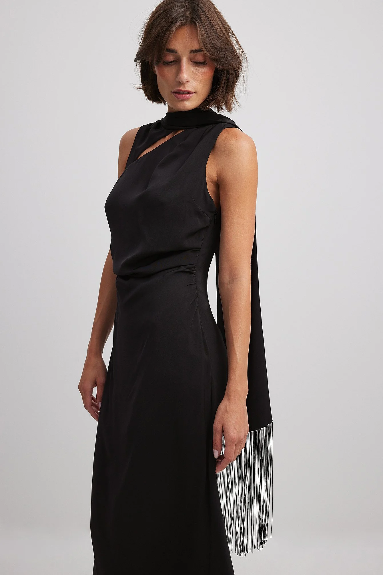 Maxikleid mit Schaldetail