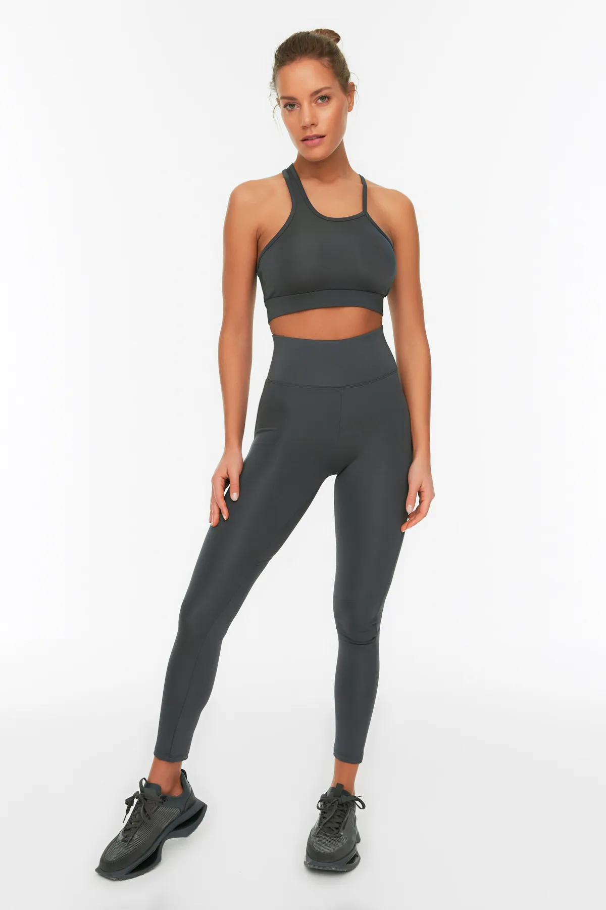 Trendyol Collection  Dunkle anthrazitfarbene Push-up-Sportleggings in voller Länge aus Strick TWOAW21TA0030