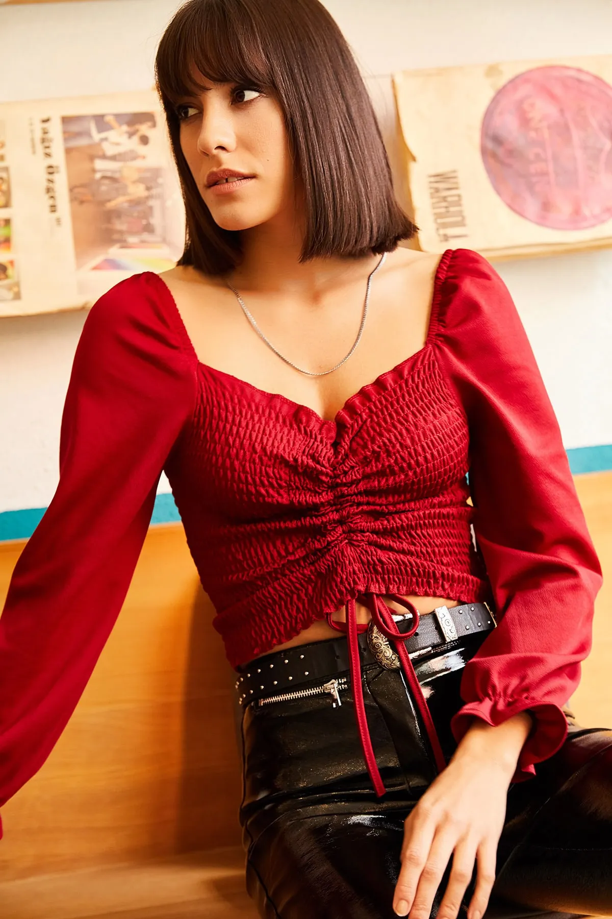 Olalook  Damen-Strickbluse in Weinrot mit geraffter Vorderseite BLZ-19001183