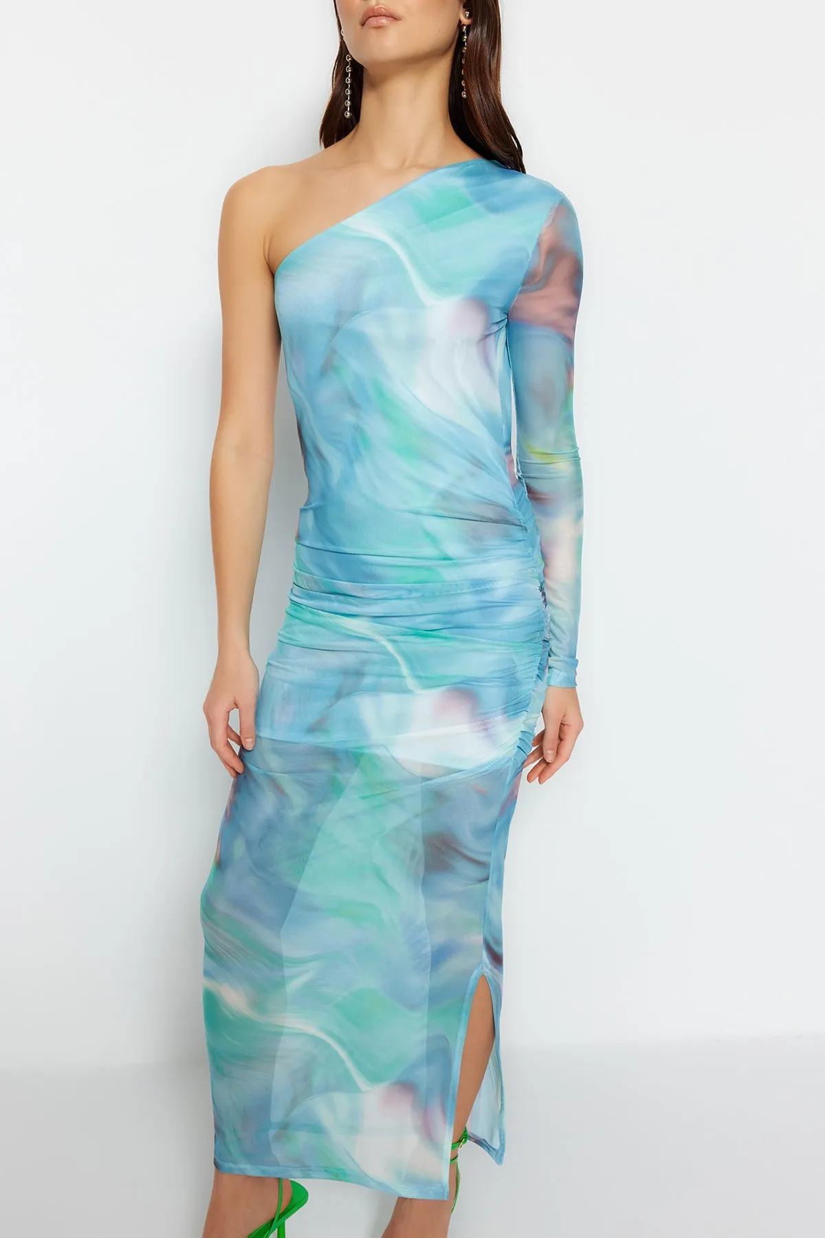 Trendyol Collection  Blaues, gemustertes, drapiertes, figurbetontes, flexibles Maxi-Bleistiftkleid aus Tüll TWOSS23EL01799
