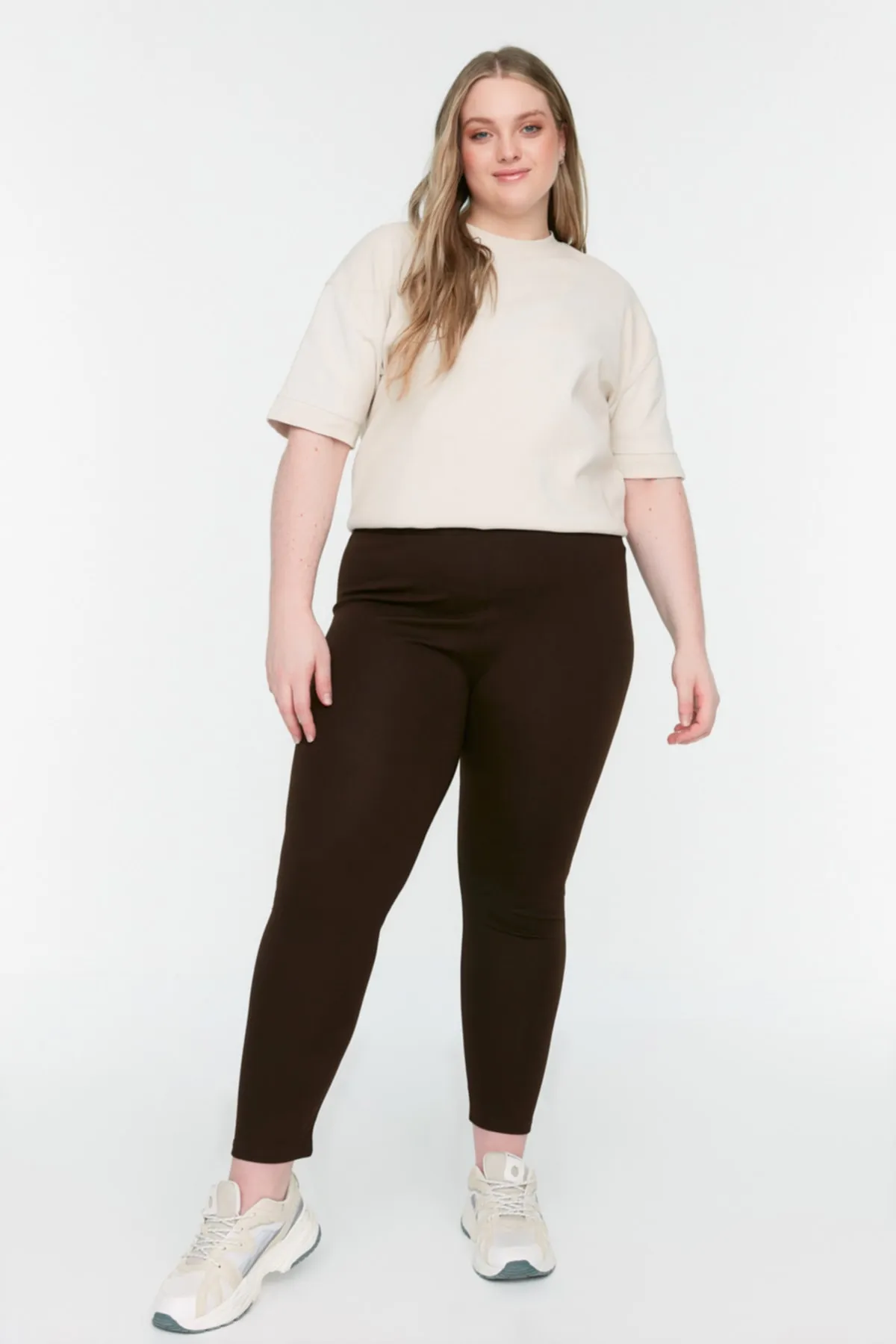 Trendyol Curve  Braune Recovery-Strickstrumpfhose mit hoher Taille TBSSS22TA0022