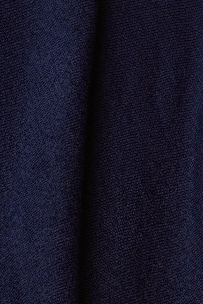 Pullover aus recyceltem Material