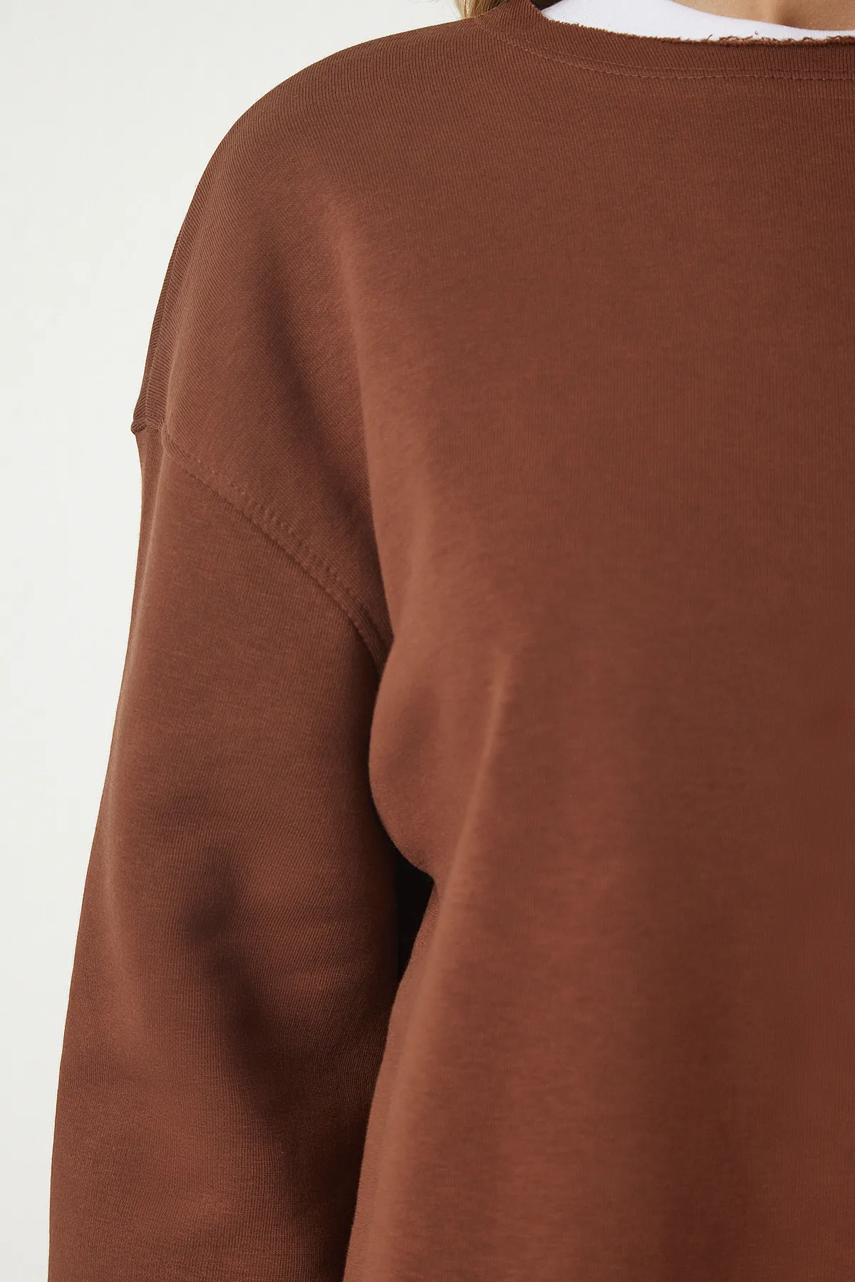 Happiness İstanbul  Braunes Oversize-Sweatshirt aus Strick mit Reliefmuster für Damen NJ00131