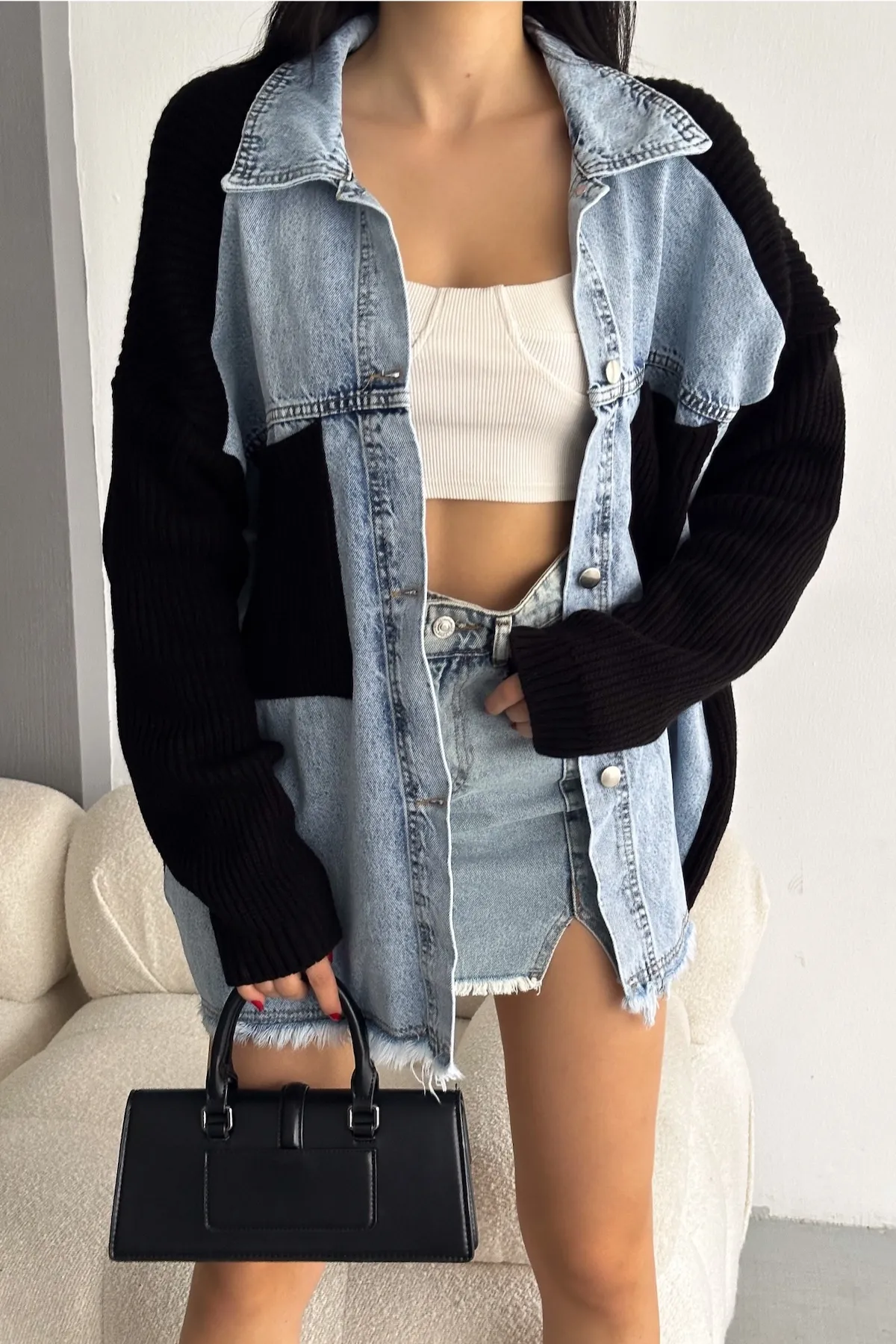 FEMELLE  Damen-Cardigan aus schwarzem, übergroßem Jeans-Jeansgarn mit Ärmeln und Taschen