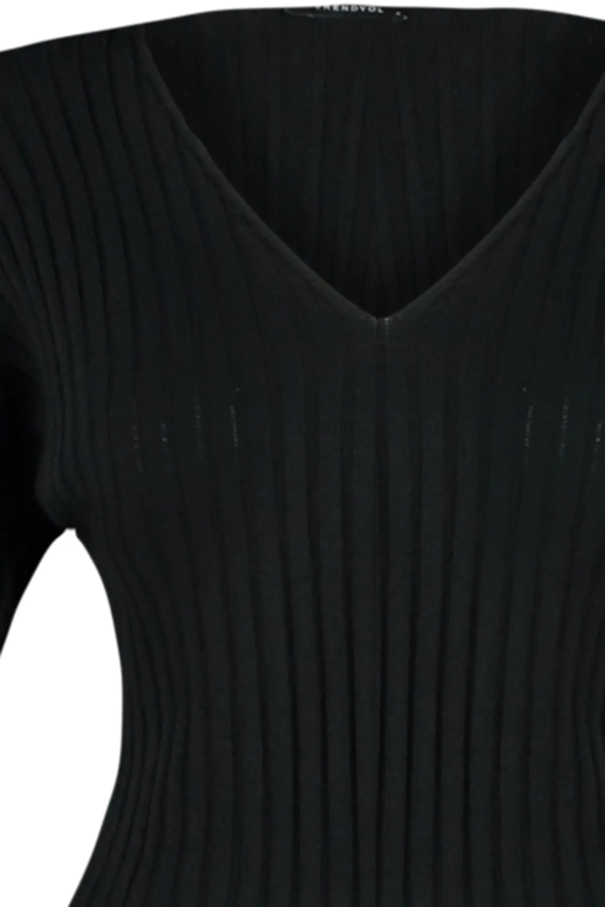 Trendyol Collection  Schwarzes Midi-Strickkleid mit V-Ausschnitt TWOAW24EL00066