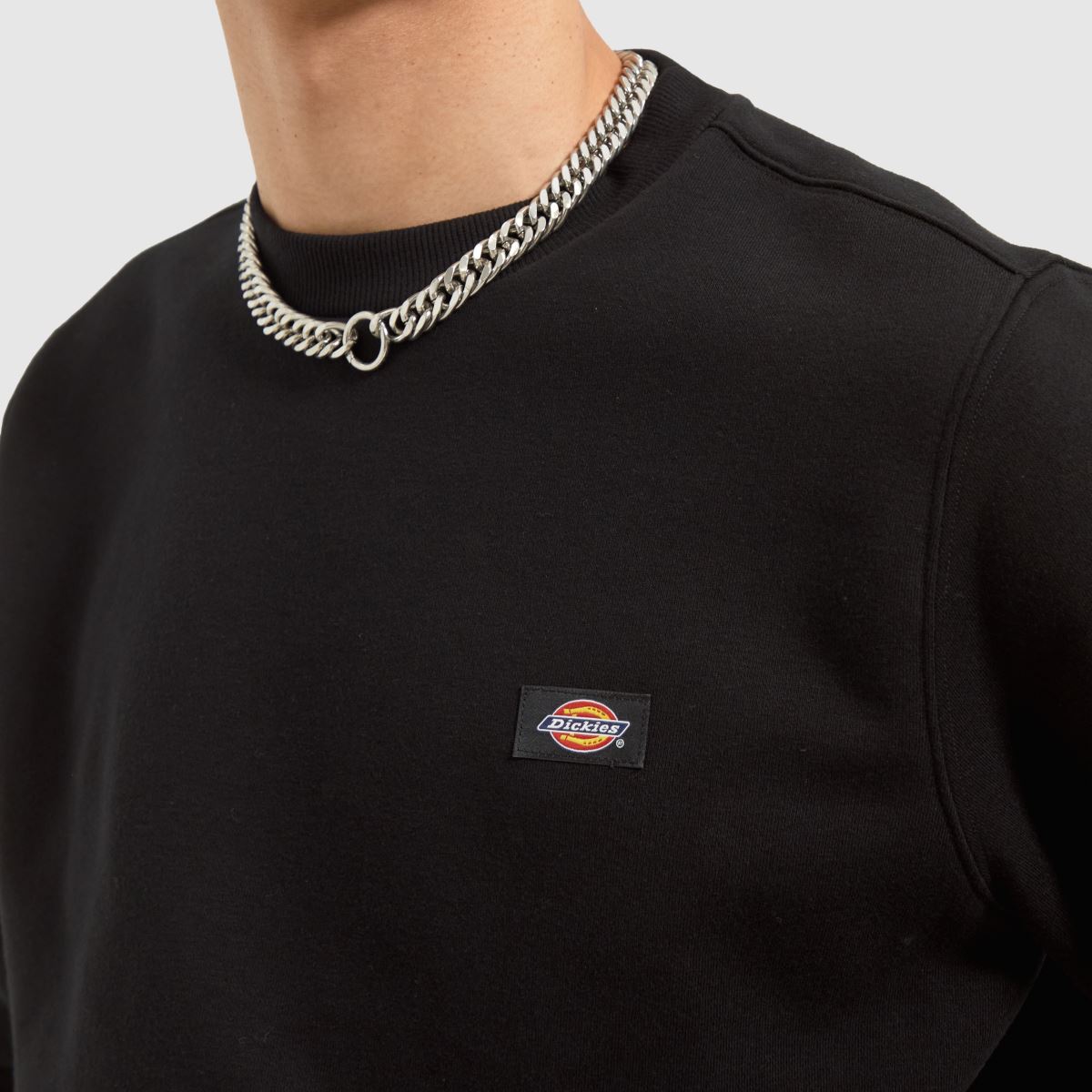 DICKIES – Oakport – Svart sweatshirt