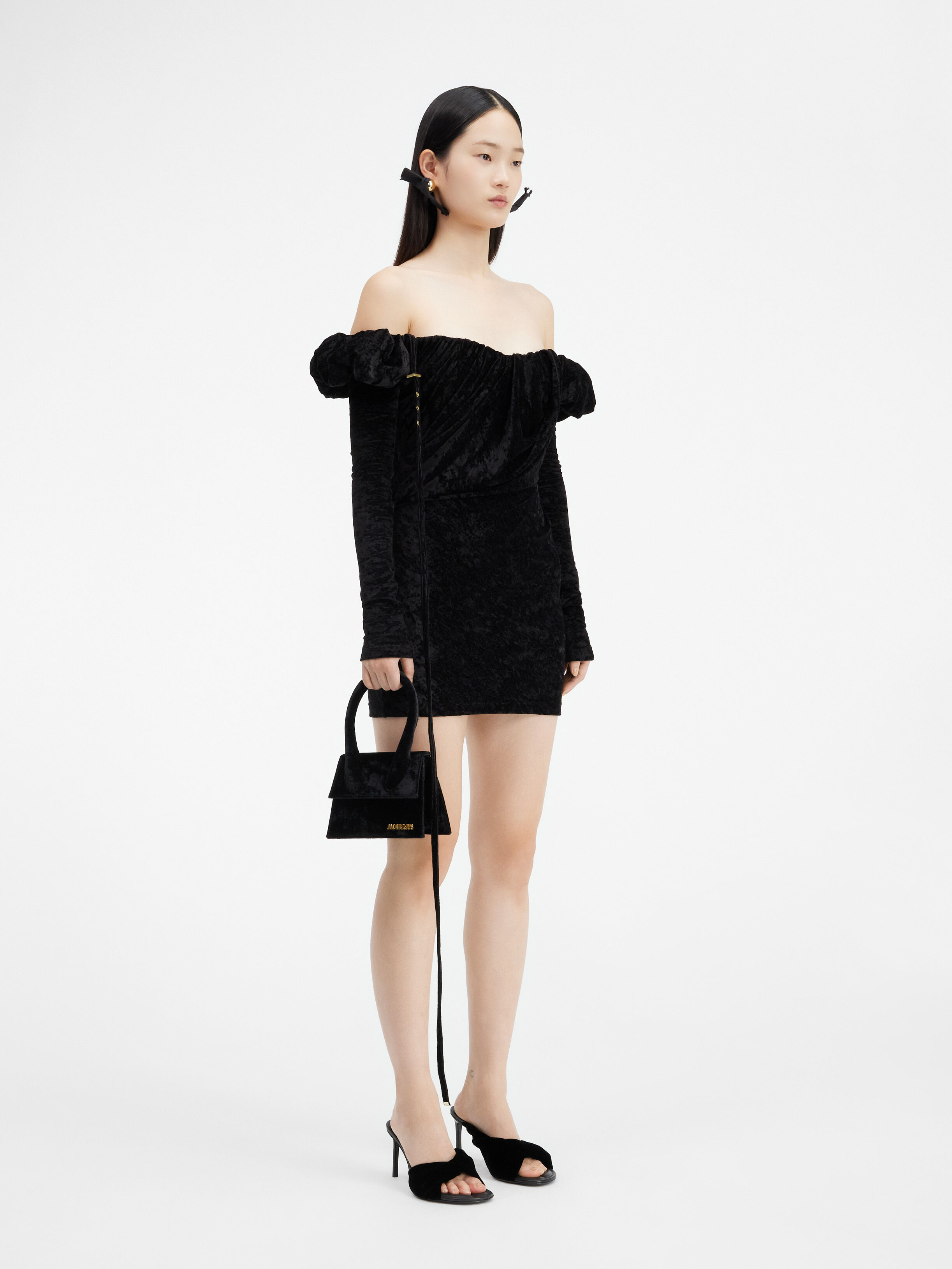 La robe velours courte