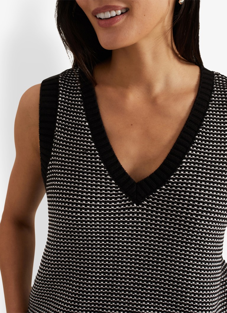 Phase Eight Zoe top in linen blend with knitted pattern