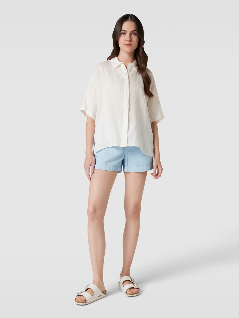 Shorts mit seitlichen Eingrifftaschen in hellblau