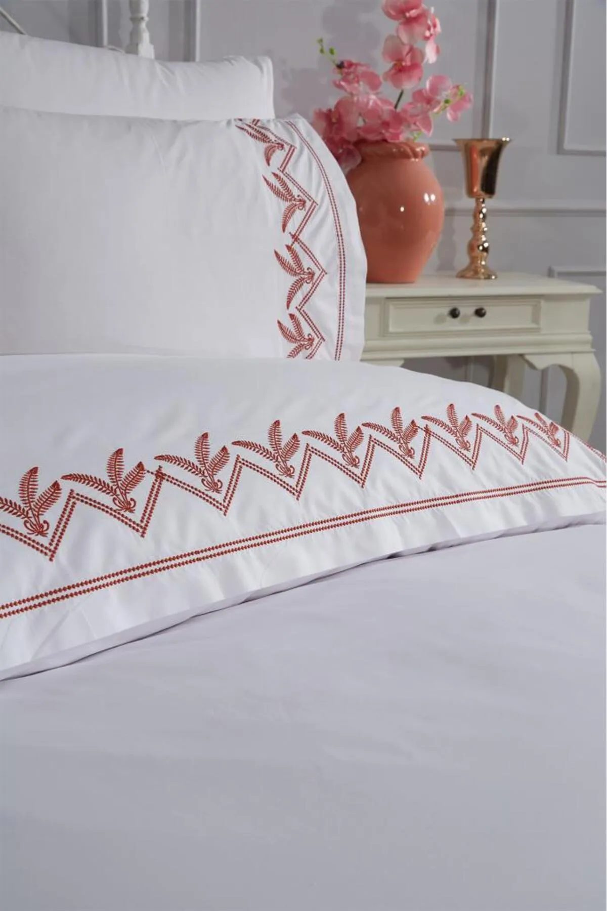 Çeyiz Diyarı  Yuliana Besticktes 6-teiliges Bettbezug-Set, Creme