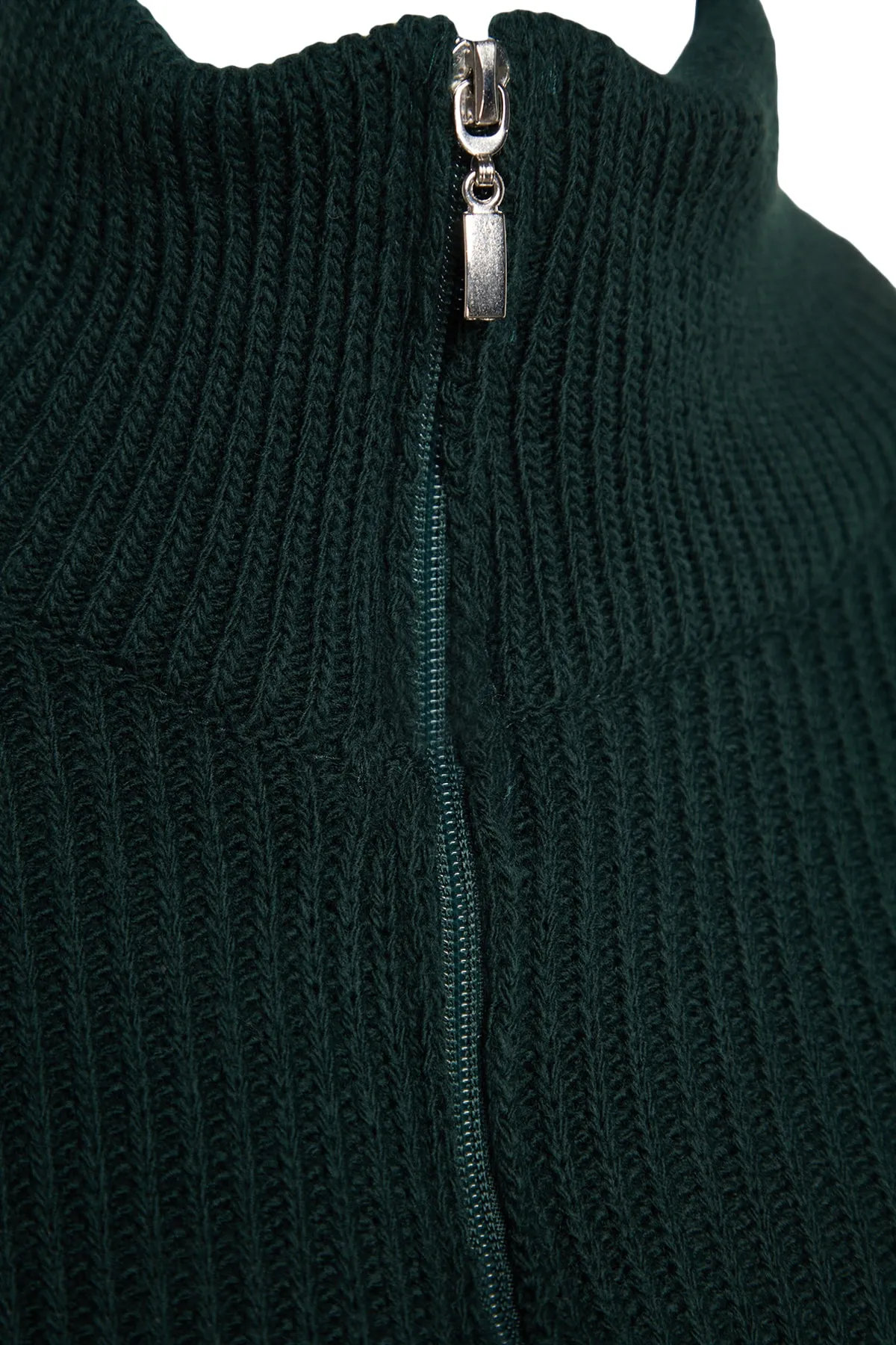 Trendyol Collection  Smaragdgrüner Strickpullover mit Reißverschluss und Stehkragen in weiter Passform TWOAW24KZ00507