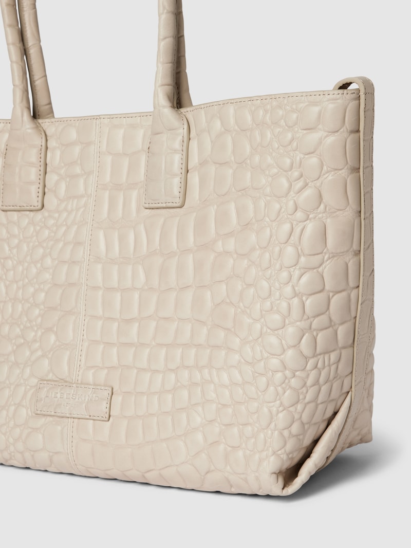 Shopper mit Label-Detail Modell 'Chelsea' in offwhite