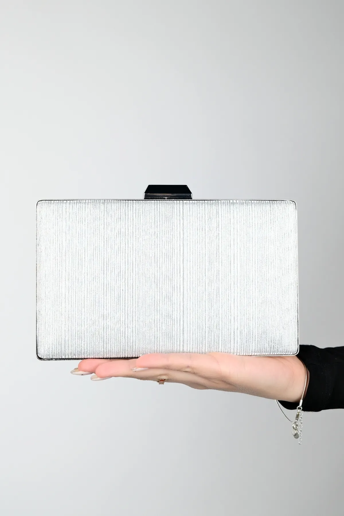 LuviShoes  YADAYA Silber gestreifte Abendtasche für Damen