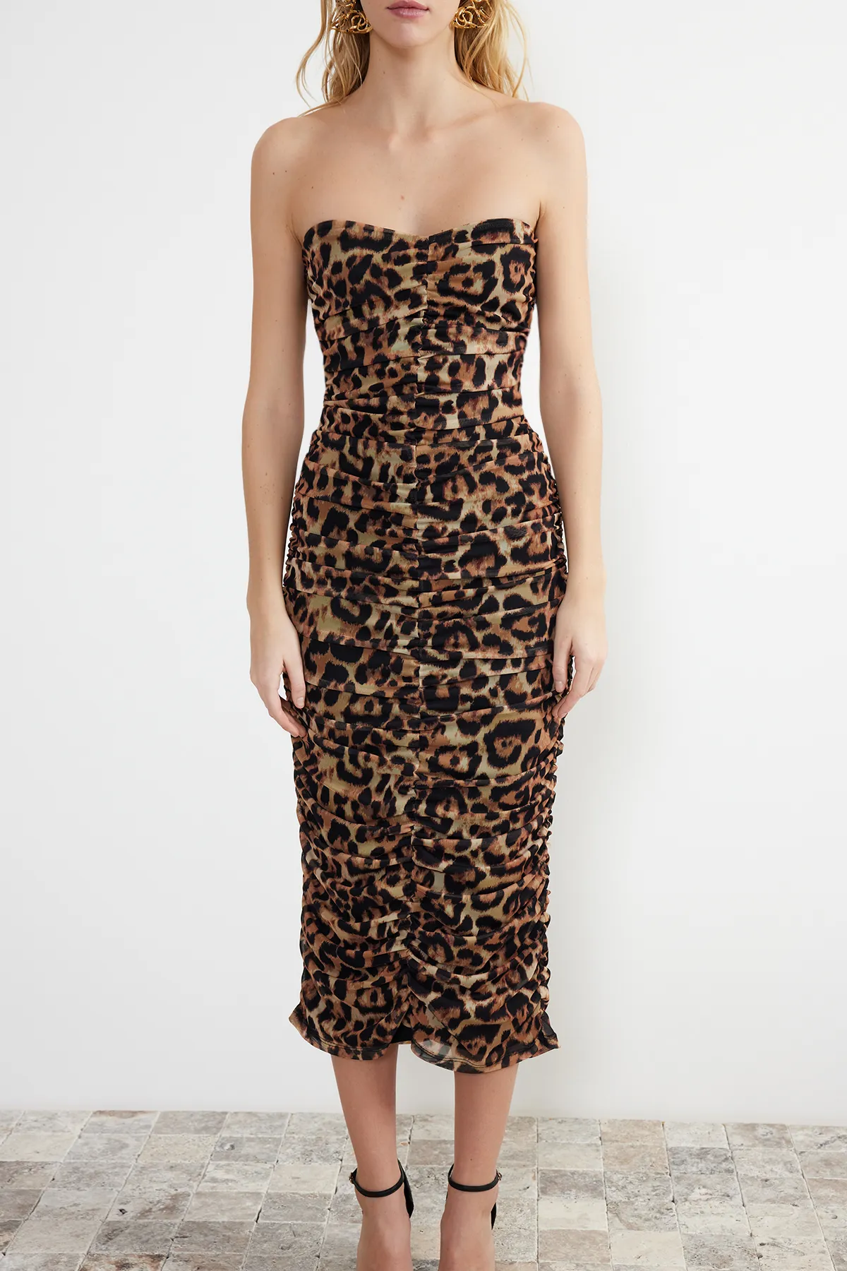 Trendyol Collection  Mehrfarbiges, drapiertes, tailliertes, gestricktes, elegantes Abendkleid TPRSS24EL00058