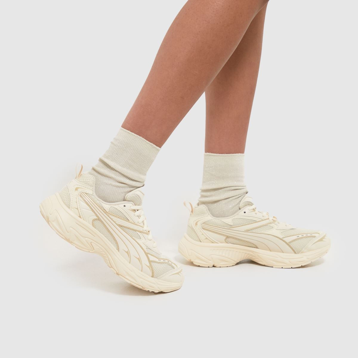 PUMA – Morphic Base – Beige träningsskor