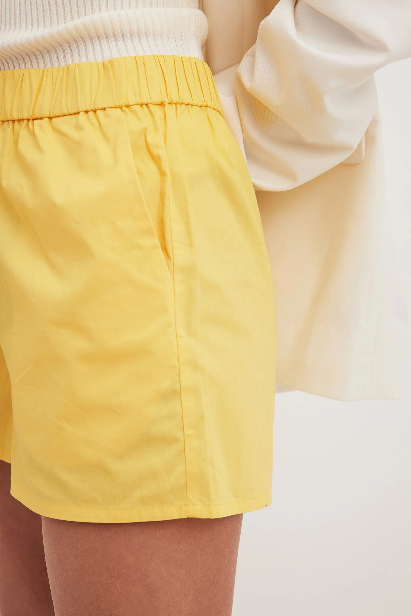 Shorts mit elastischem Taillenbund