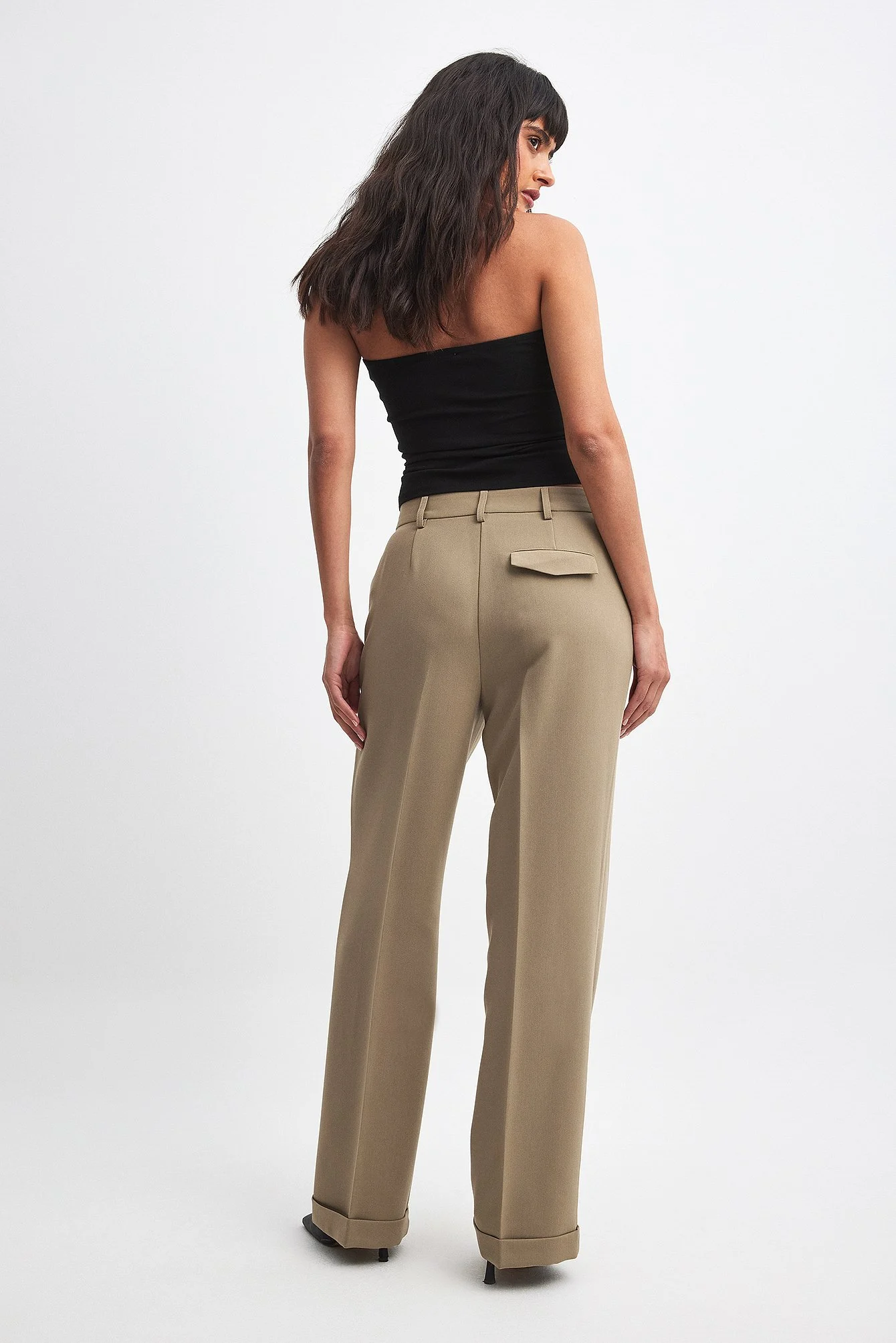 Figurbetonte Anzughose mit mittelhoher Taille