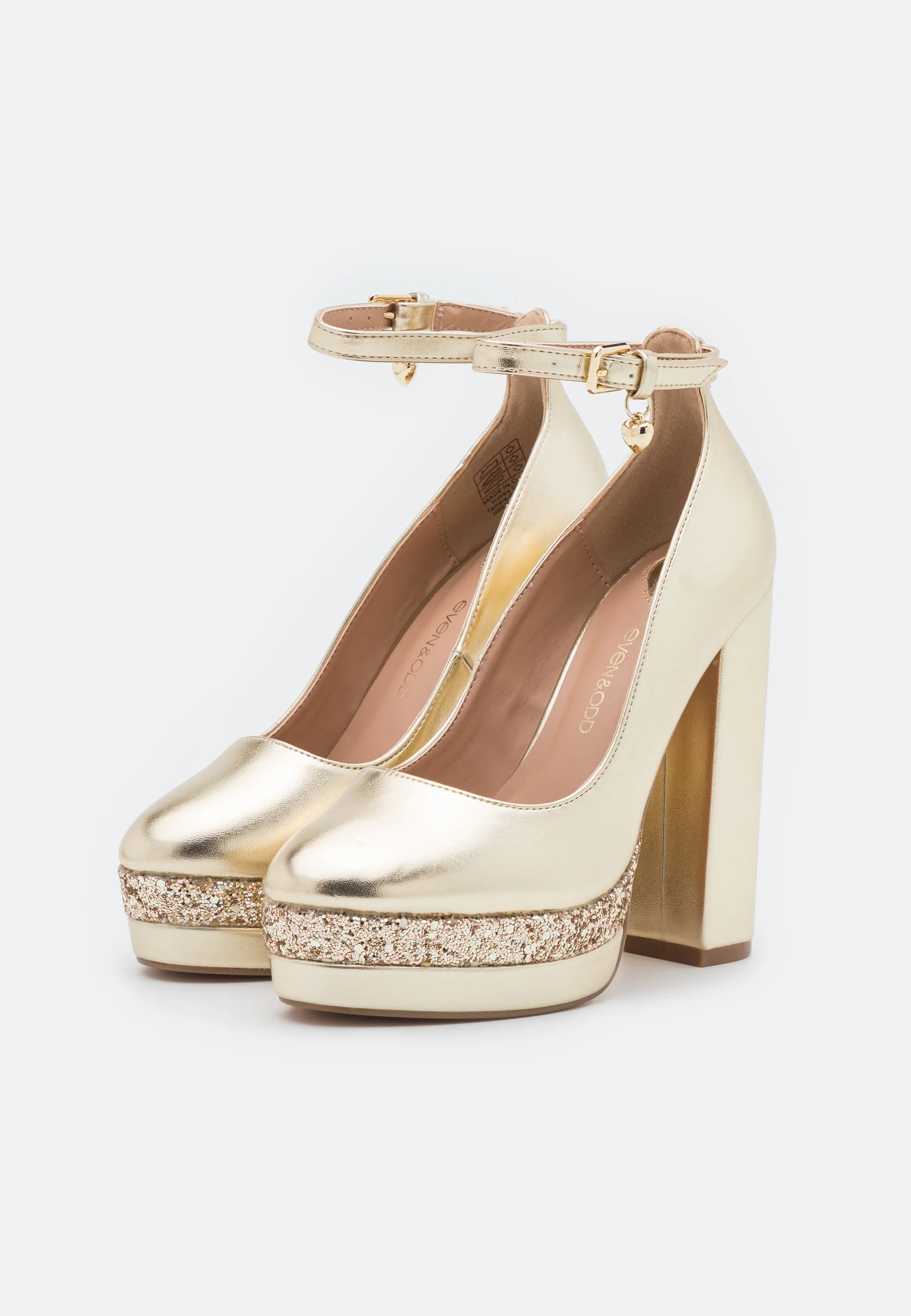 Zapatos de plataforma pares e impares