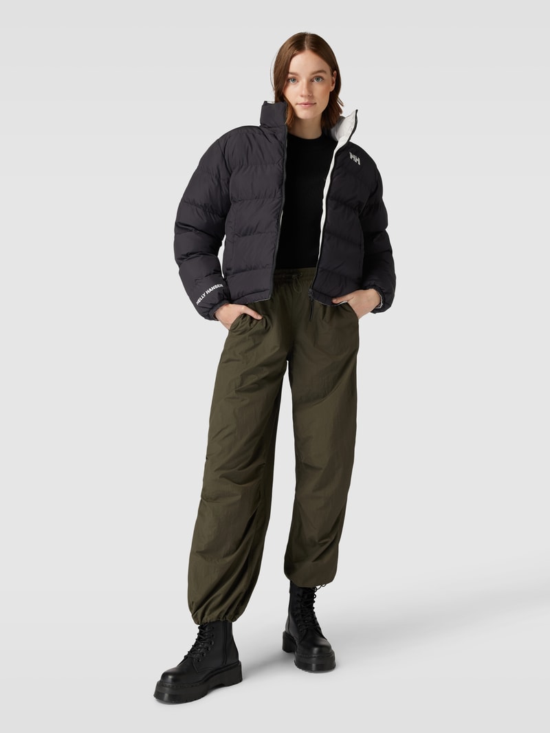 Steppjacke mit Wendefunktion in schwarz