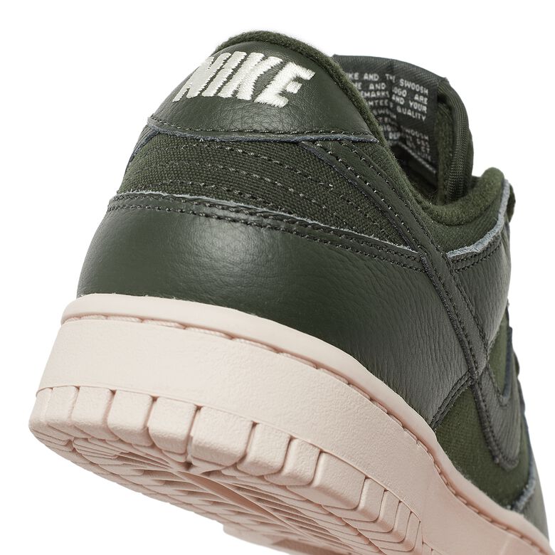 NIKE Dunk Low Premium 