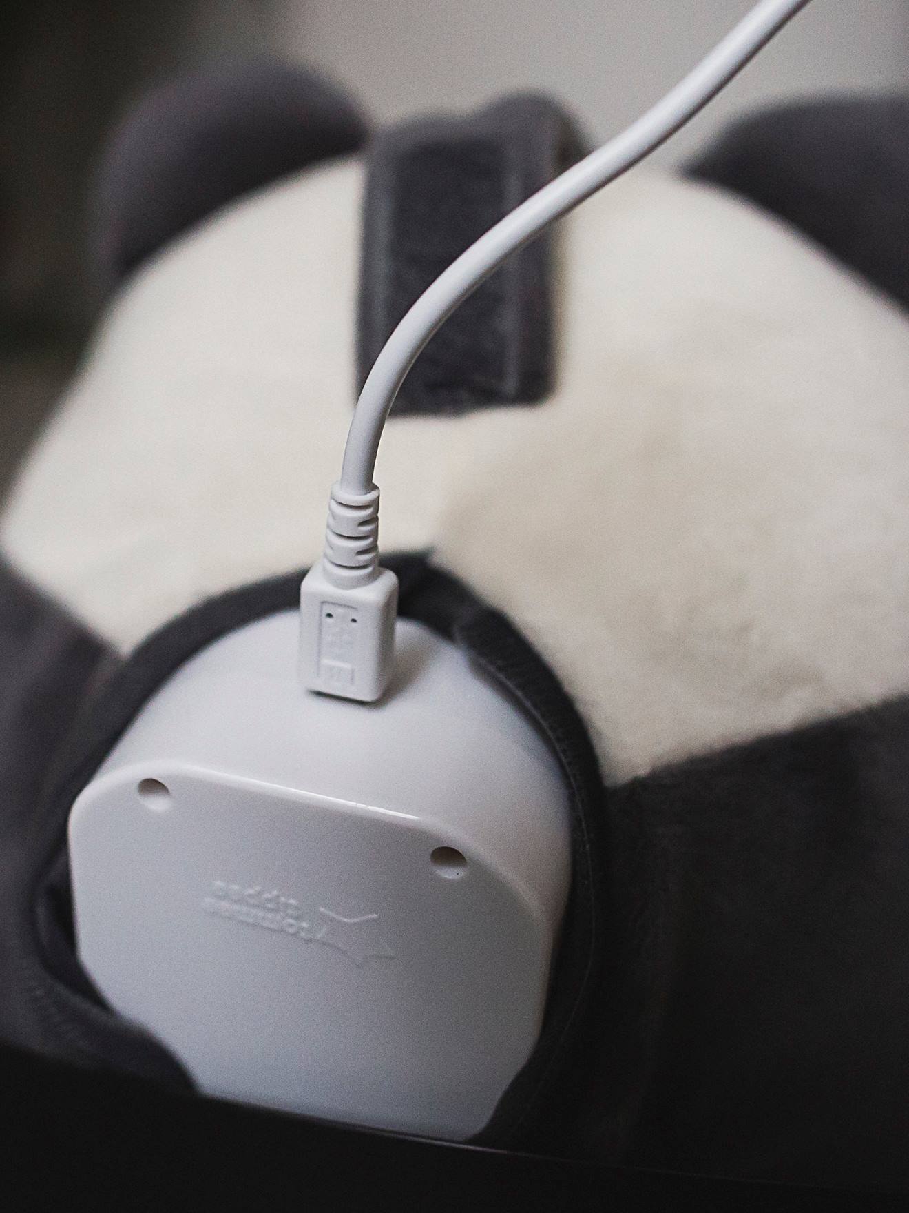 Peluche aide au sommeil rechargeable TOMMEE TIPPEE Pippo le panda gris anthracite/blanc