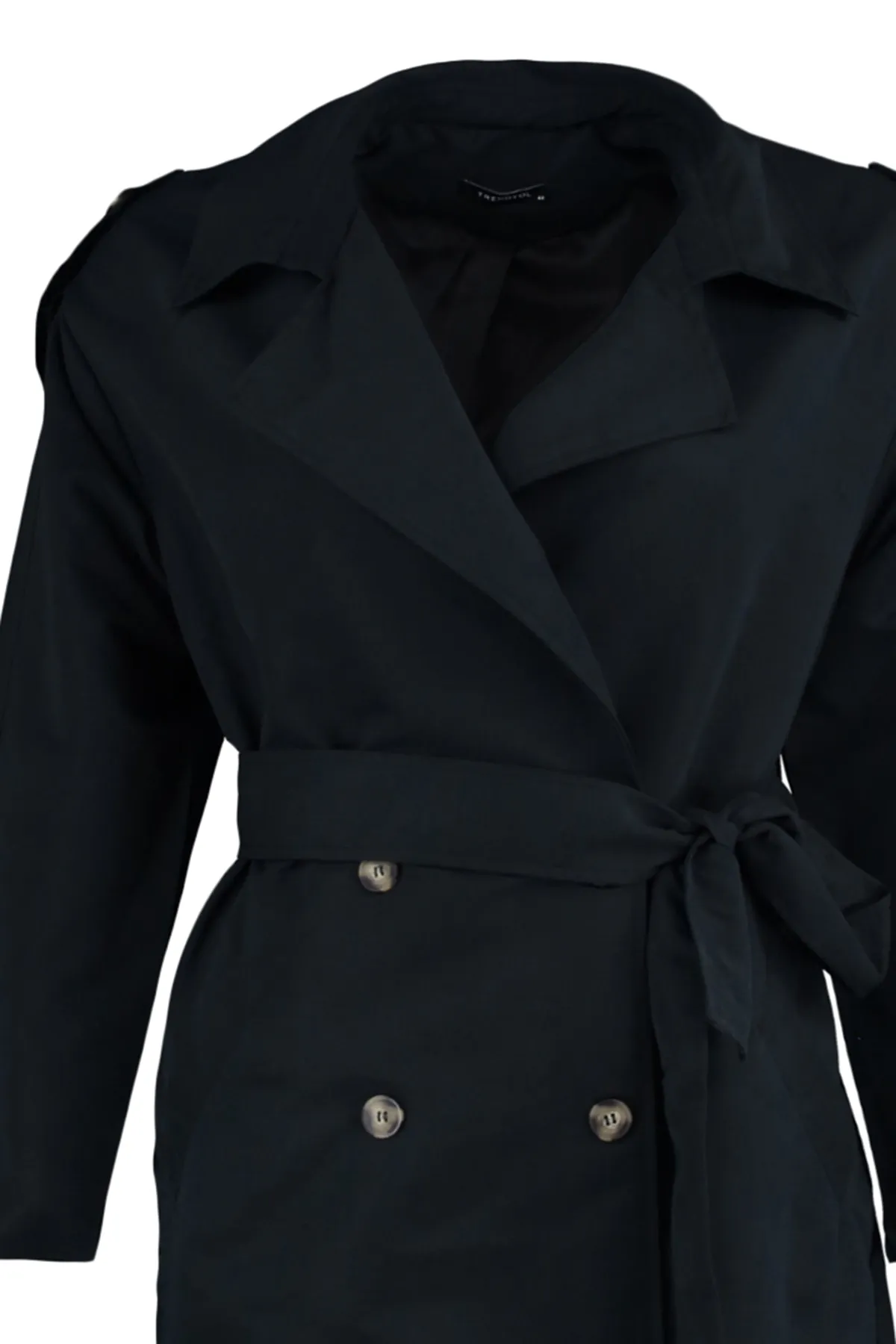 Trendyol Curve  Schwarzer Trenchcoat mit Schulterklappen und detailliertem Jackenkragen und Gürtel und weitem Schnitt TBBAW23BM00001