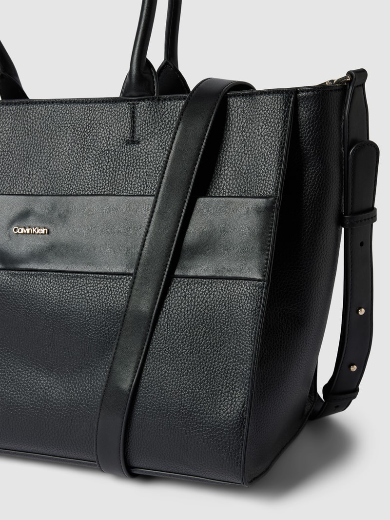 Shopper mit Label-Detail Modell 'DAILY DRESSED' in schwarz