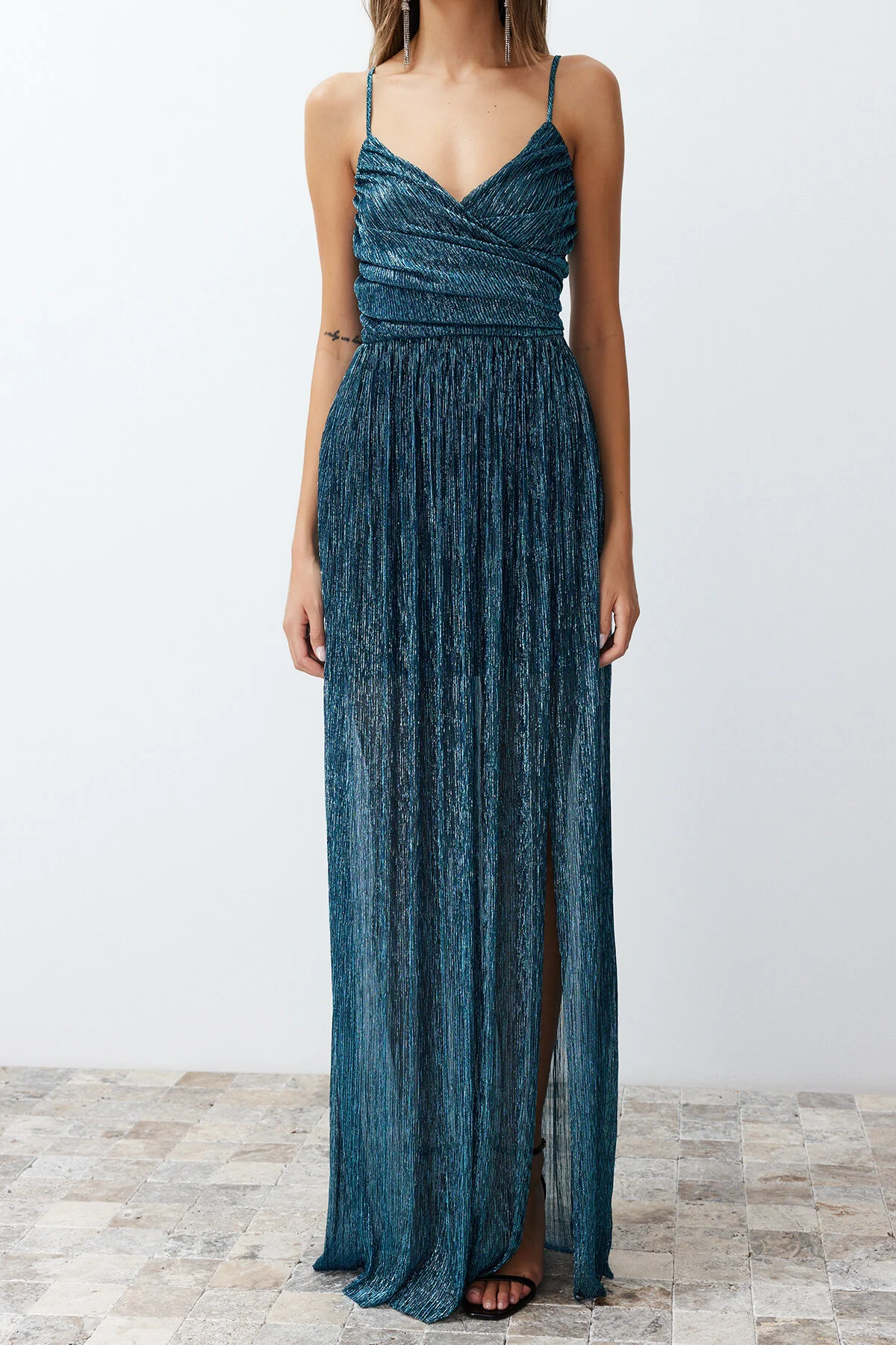 Trendyol Collection  Langes Abendkleid mit Petrol-Glitzer TPRSS24AE00100
