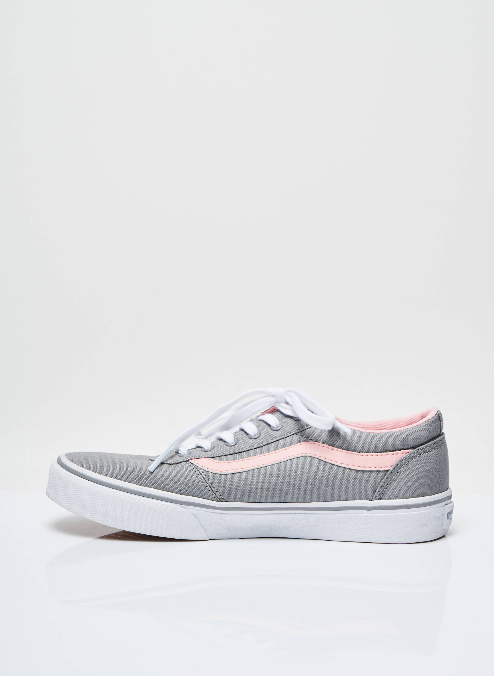 Vans Baskets Femme couleur gris