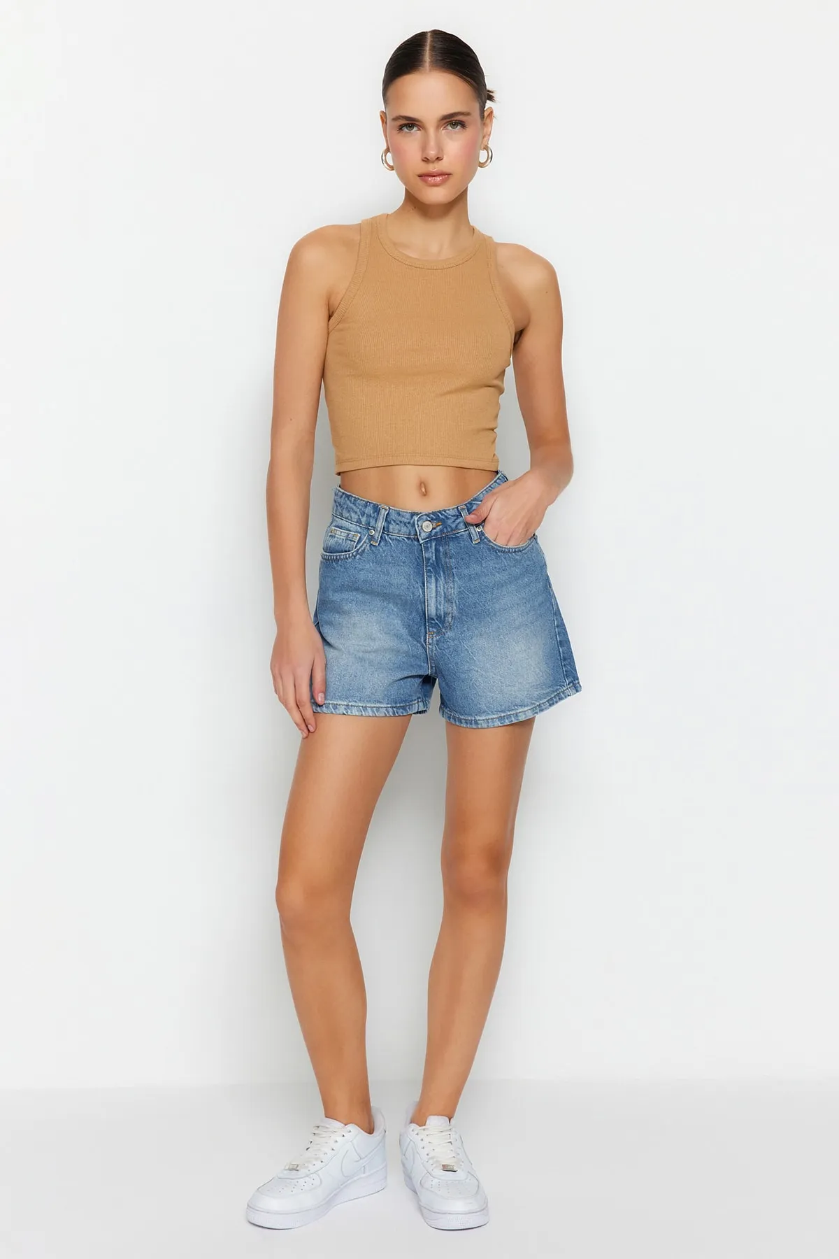 Trendyol Collection  Blaue Jeansshorts und Bermuda TWOSS23SR00199