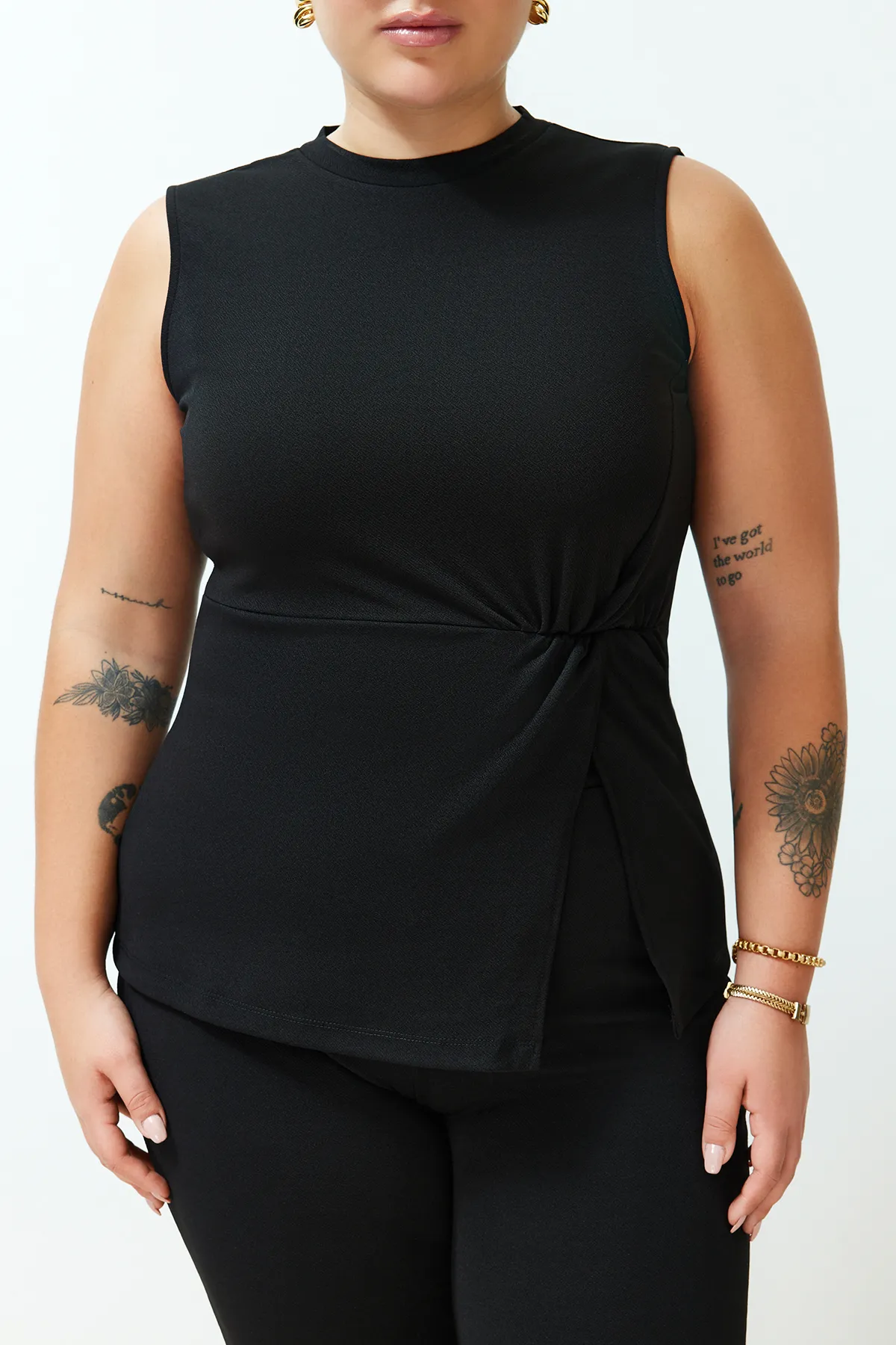 Trendyol Curve  Set aus schwarzem, geschlitztem, detailliertem Strickober- und -unterteil TBBSS24CP00001