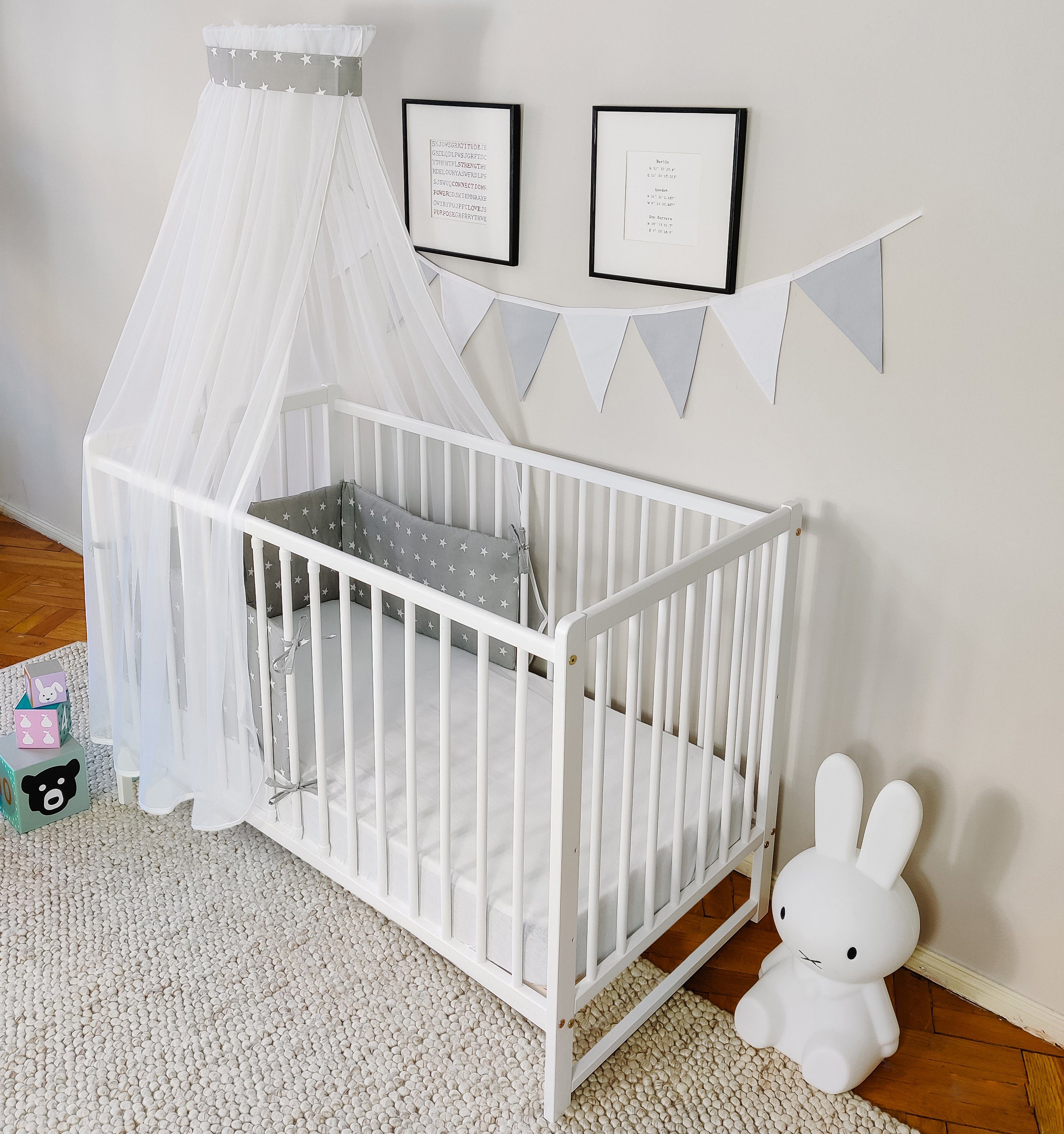 Kids Collective Komplettbett Babybett Komplett-Set 60x120 Gitterbett mit Himmel & Nest, Massivholz, mit Deko Set, optional mit Schublade und Matratze