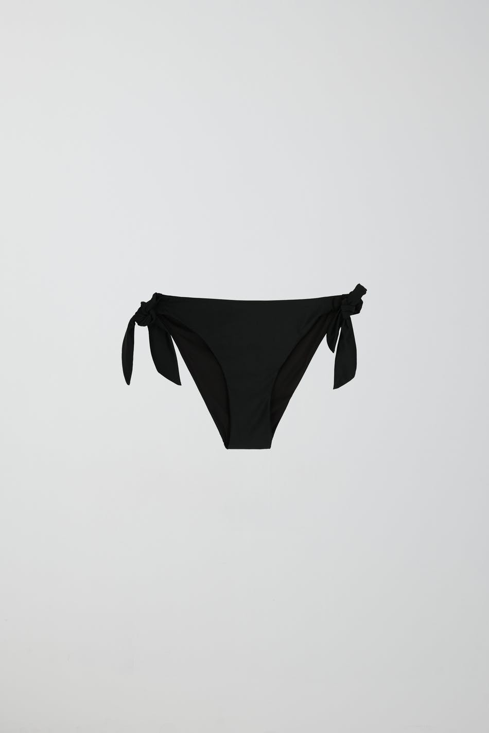 Low waist bikini brief