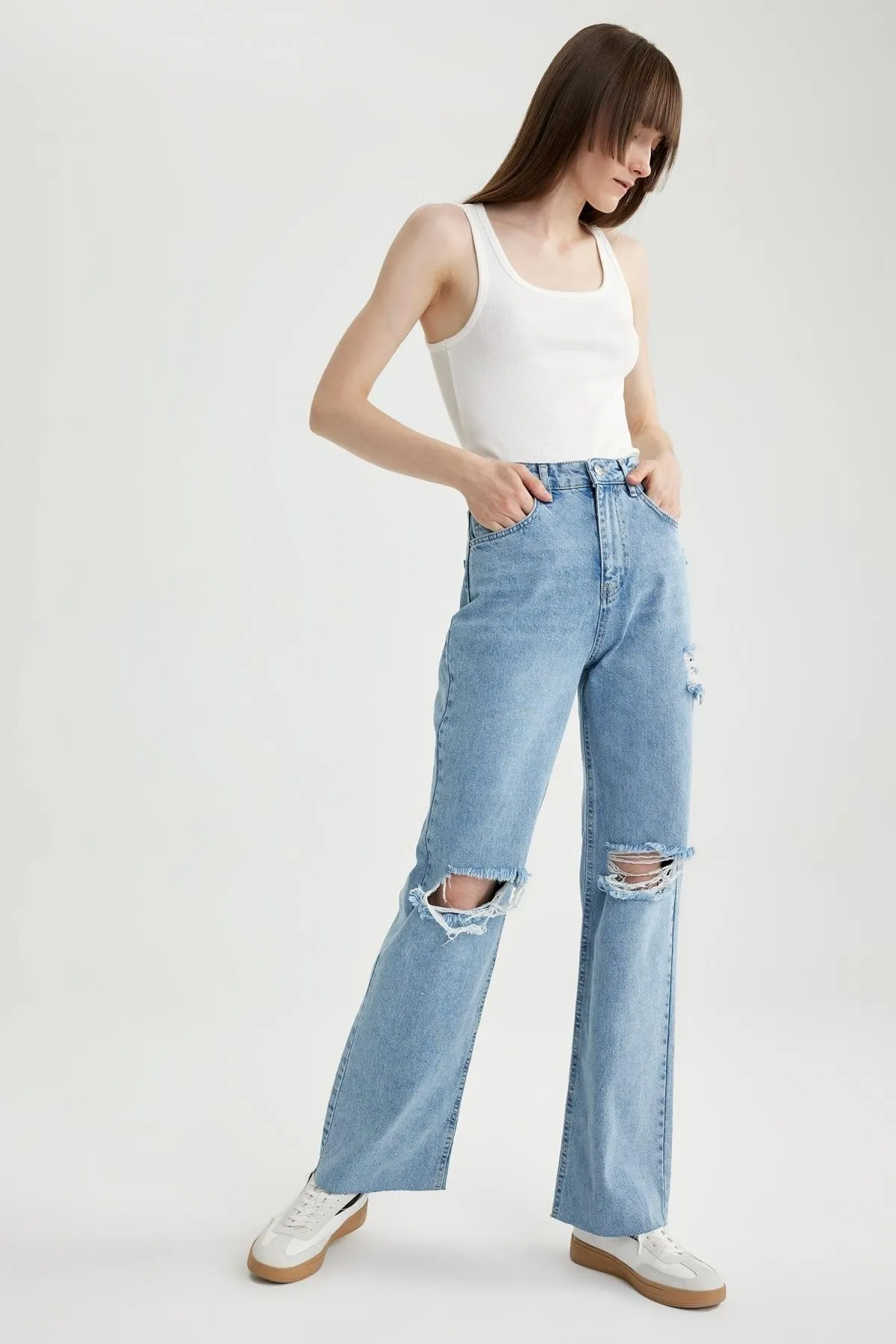 DeFacto  90er-Jahre-Jeans mit weitem Bein und zerrissenen Details, lange Jeans A5148ax23hs