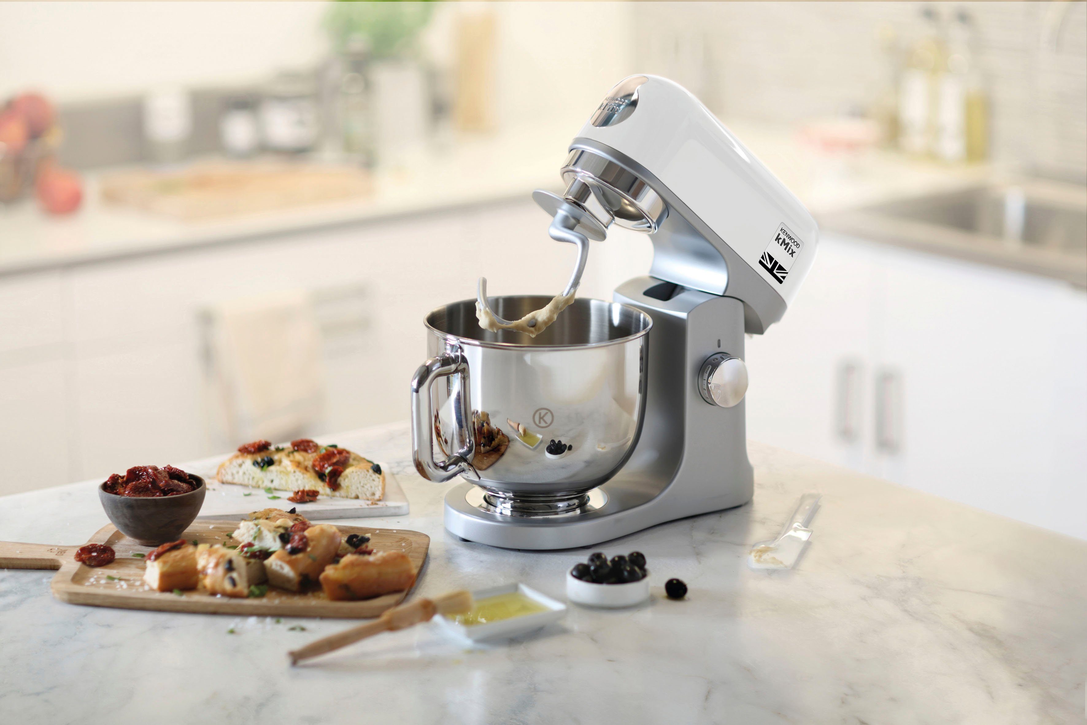 KENWOOD Küchenmaschine kMix KMX 750WH, 1000 W, 5 l Schüssel, inkl. 3-tlg. Patisserie-Set und 5l Schüssel