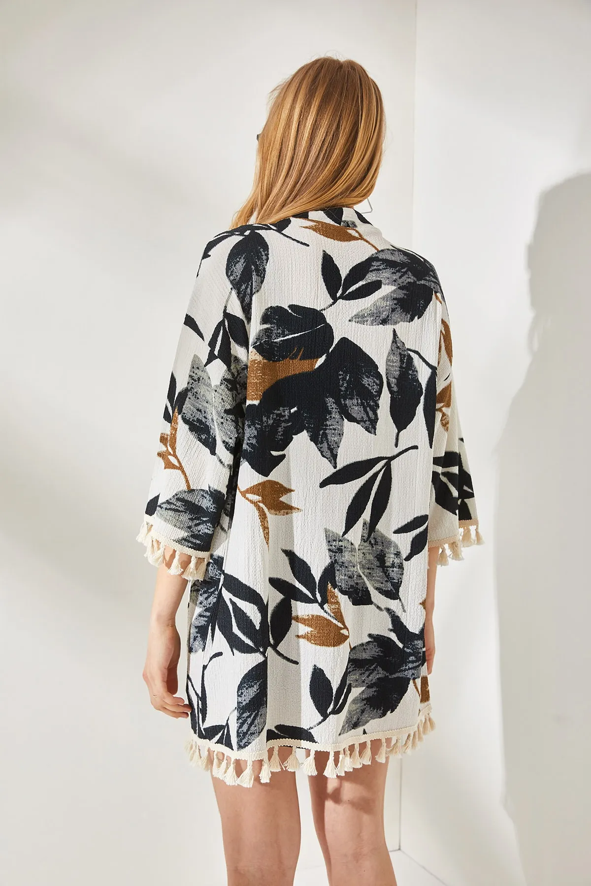 Olalook  Locker gestrickter Kimono mit Quasten für Damen in Steinschwarz KMN-00000056