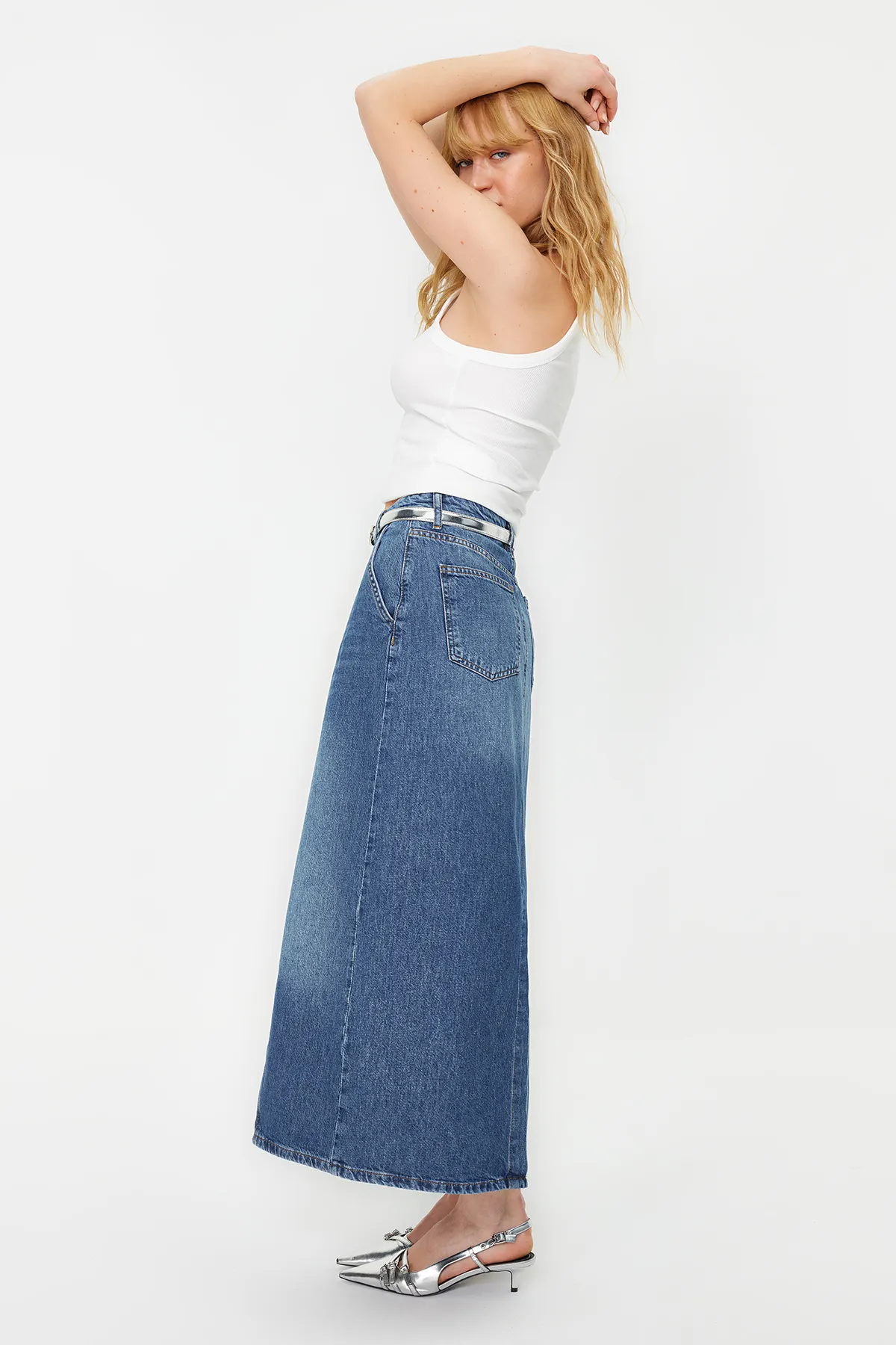 Trendyol Collection  Blauer Maxi-Jeansrock mit hoher Taille und detaillierten Nähten TWOSS24ET00009
