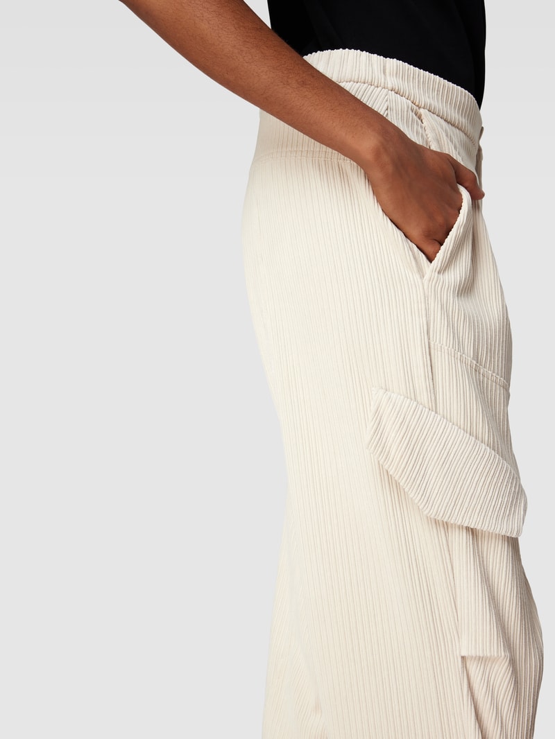 Cargohose aus Cord mit elastischem Bund Modell 'OSAKA' in offwhite