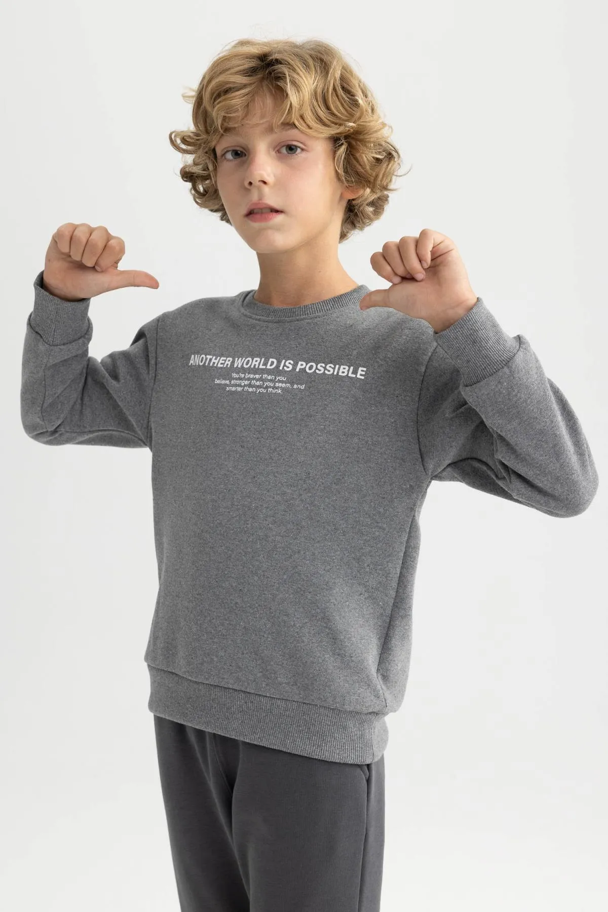 DeFacto  Dickes Jungen-Sweatshirt mit Rundhalsausschnitt