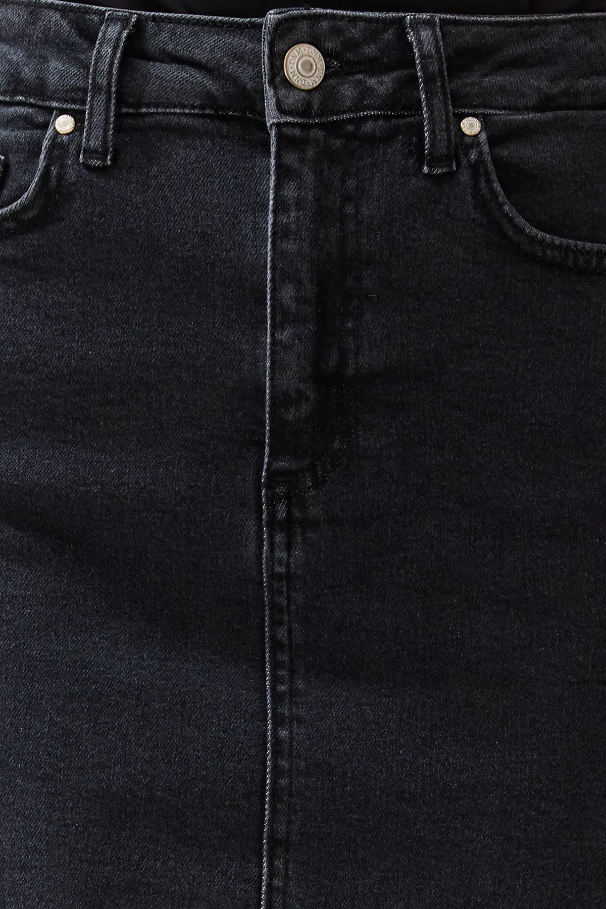 Trendyol Collection  Schwarzer Basic-Mini-Jeansrock mit hoher Taille TWOSS20ET0241