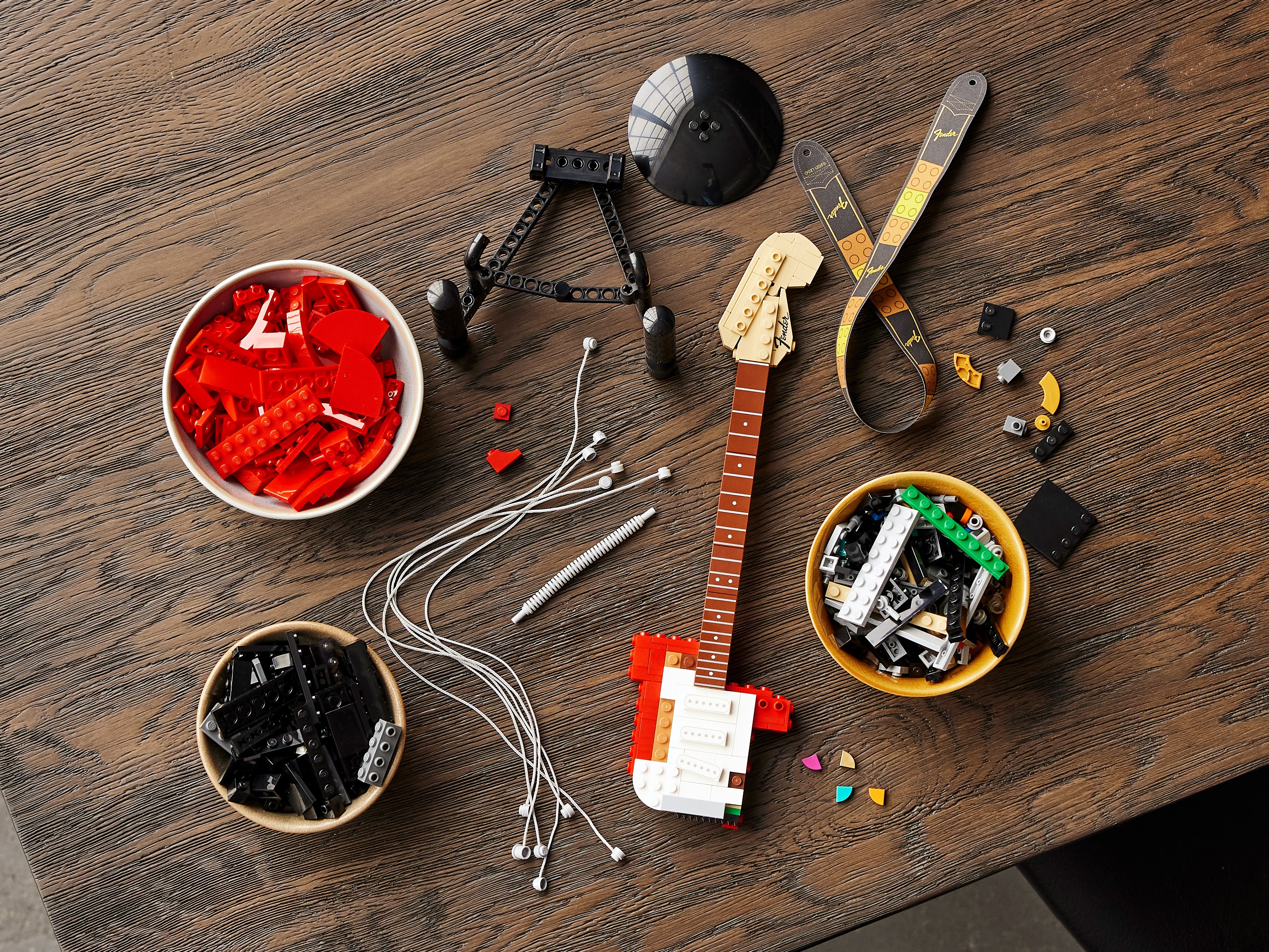 LEGO® Ideas Fender® Stratocaster™ 21329