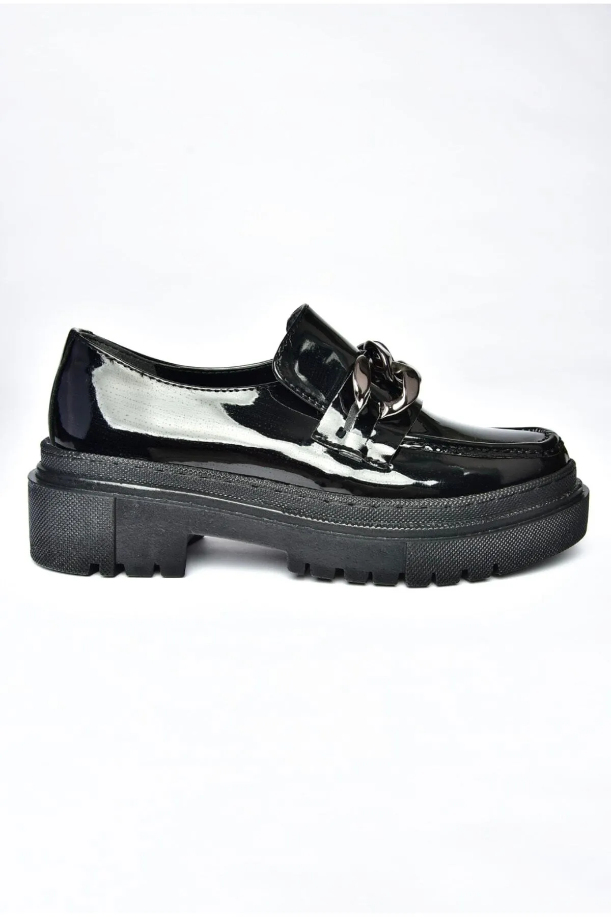 Fox Shoes  Damen-Freizeitschuhe aus schwarzem Lackleder mit dicker Sohle