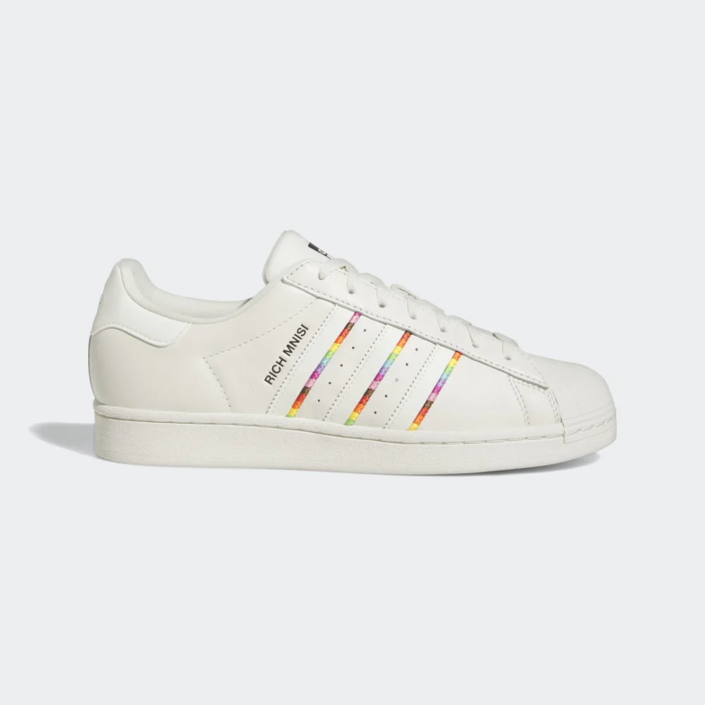 adidas Rich MNISI PRIDE RM Superstar ID7493 / weiss