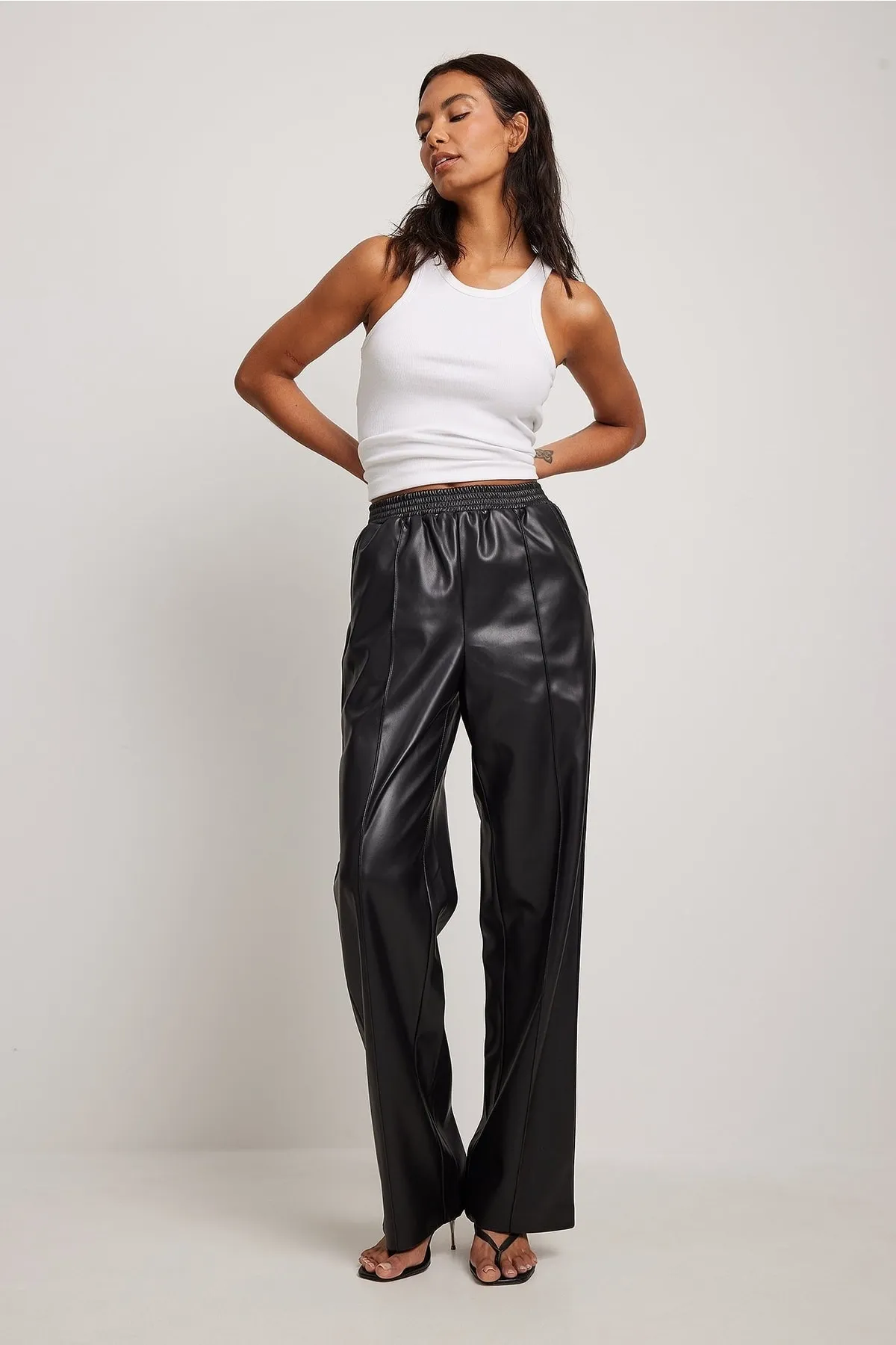 NA-KD  PU-Hose mit elastischem Bund