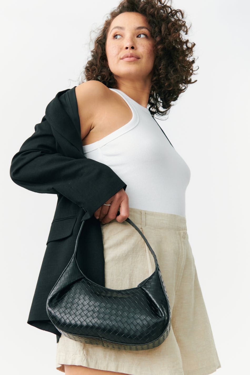 Structured soft bag