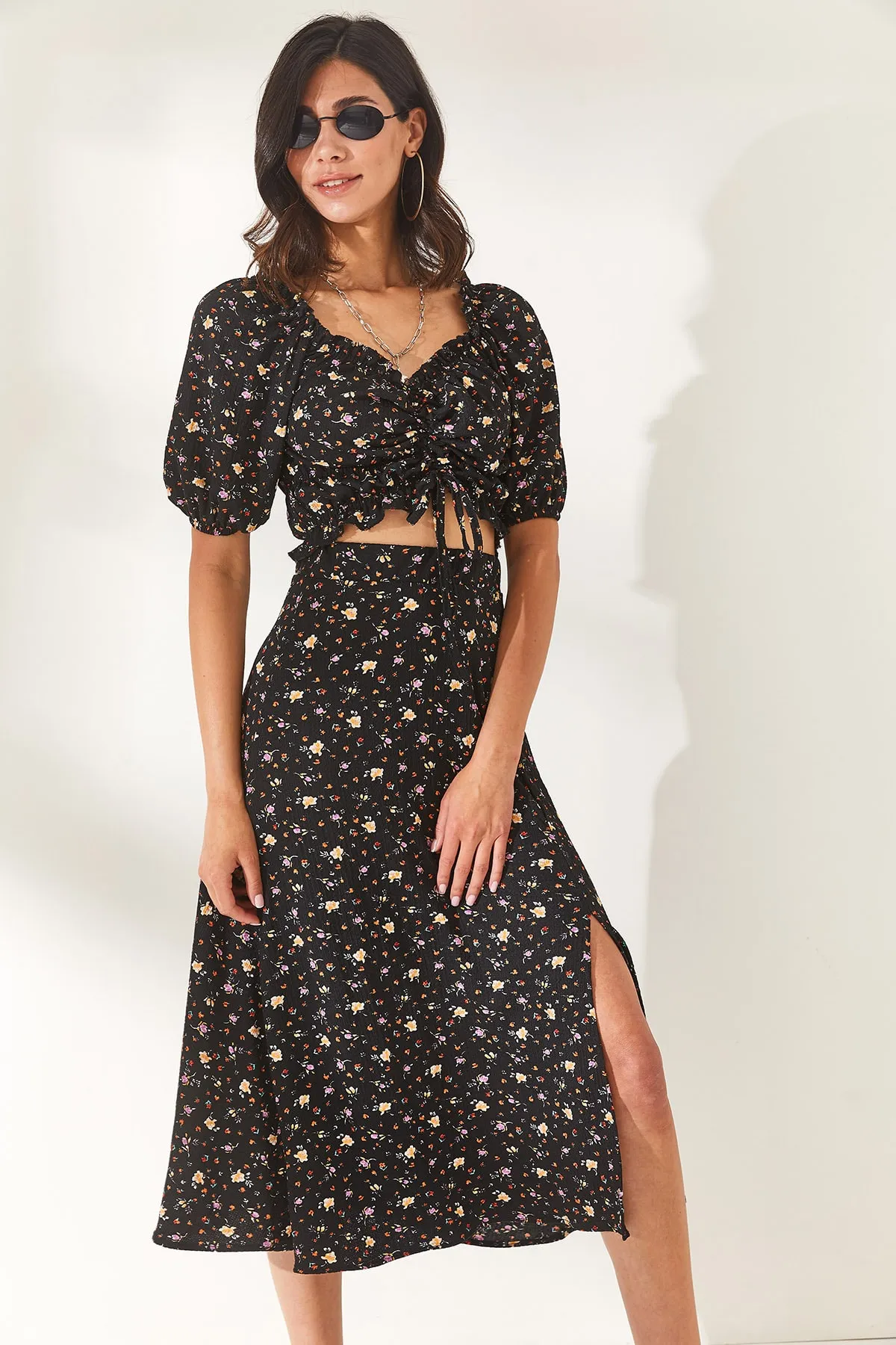Olalook  Damen Blumenmuster Schwarzes Oberteil Bluse Unterteil Schlitz Rock Set TKM-19000188