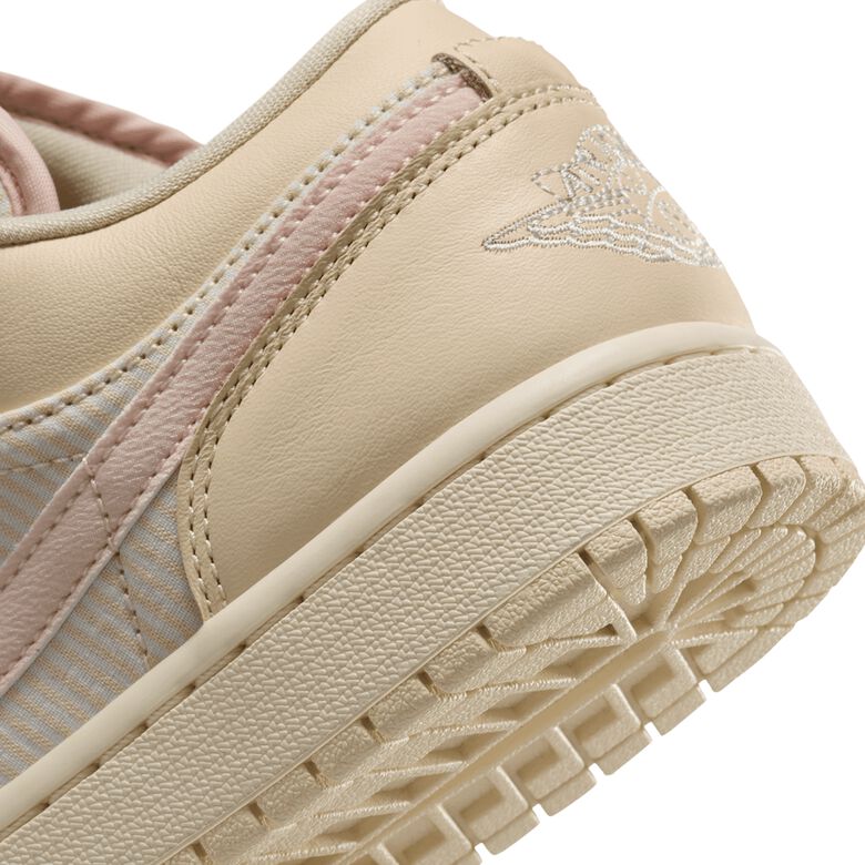 JORDAN Wmns Air Jordan 1 Low 
