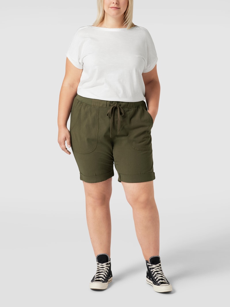 PLUS SIZE Shorts mit seitlichen Eingrifftaschen in khaki
