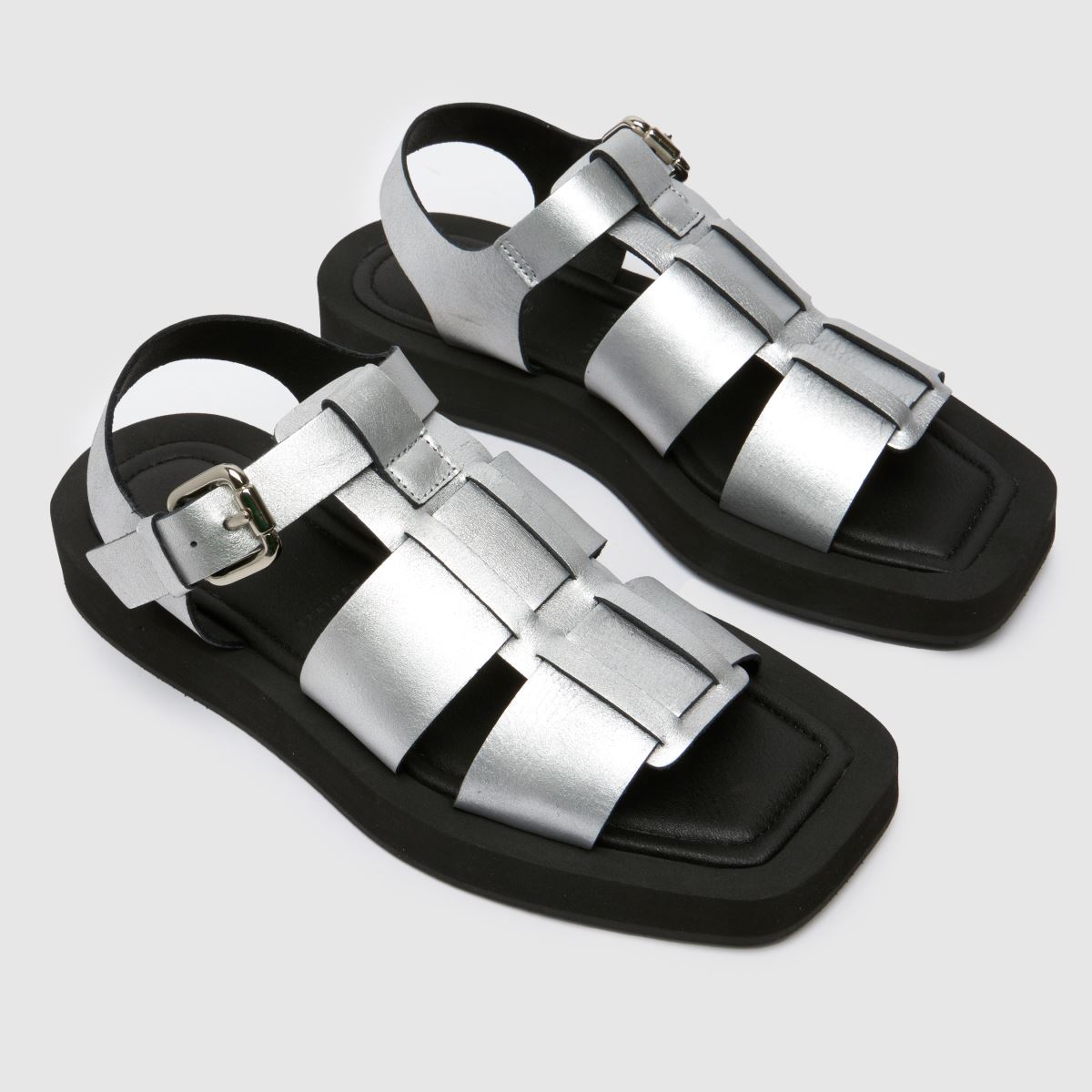 Schuh Thea – Silverfärgade fiskarsandaler i läder