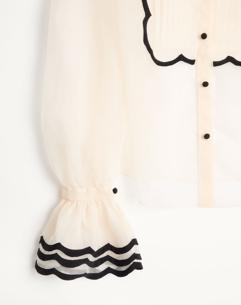 Broderet organza-skjorte